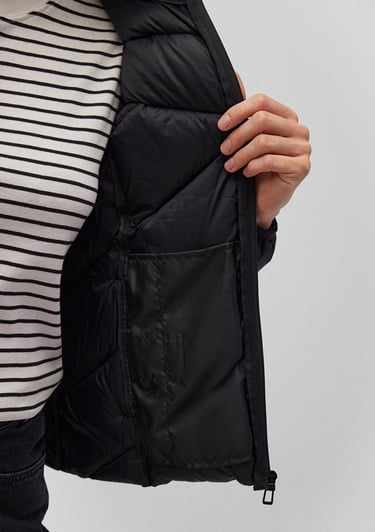  Mavi Dik Yaka Siyah Şişme Mont 110698-900