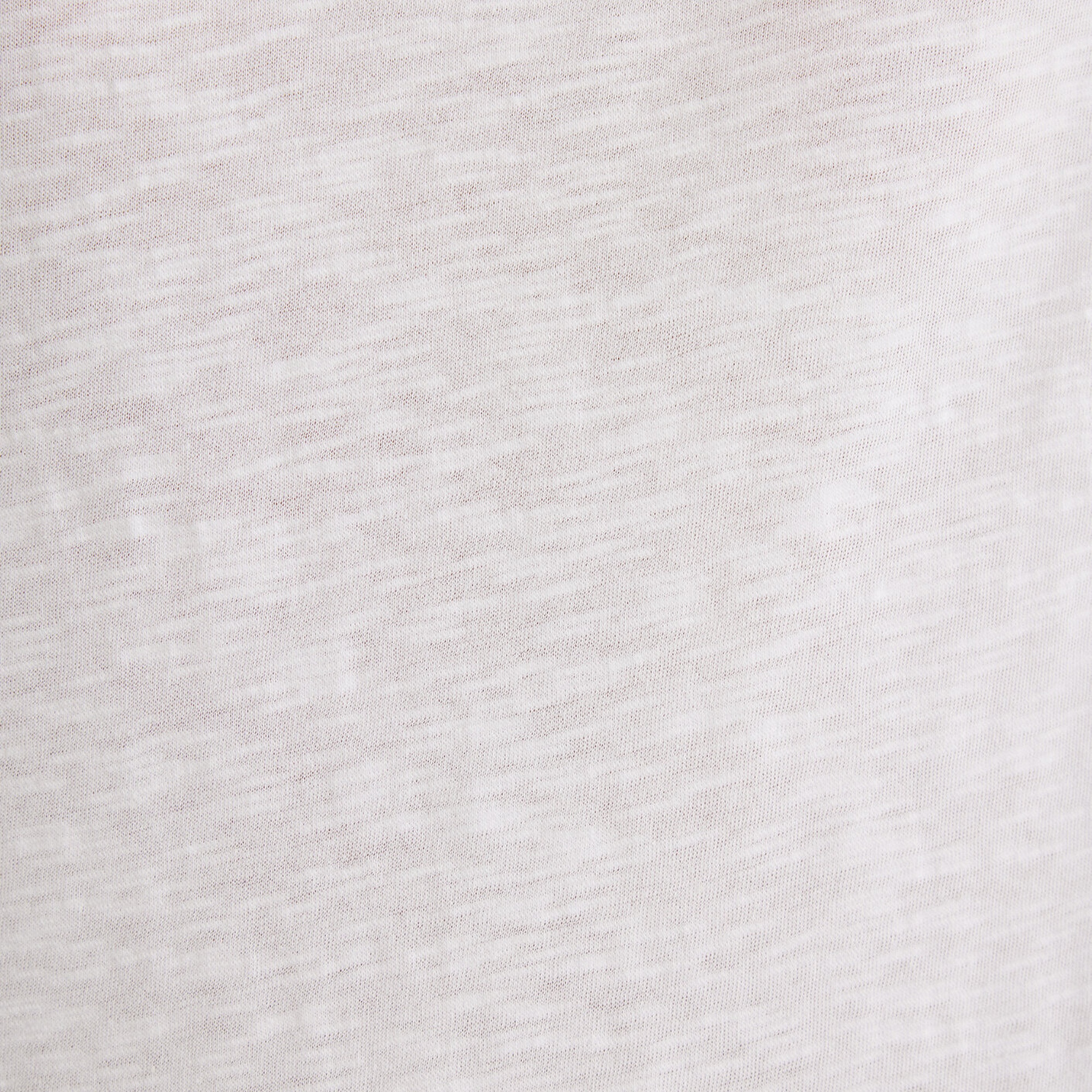 Mavi V Yaka Flamlı Beyaz Basic Tişört Slim Fit / Dar Kesim 168260-620