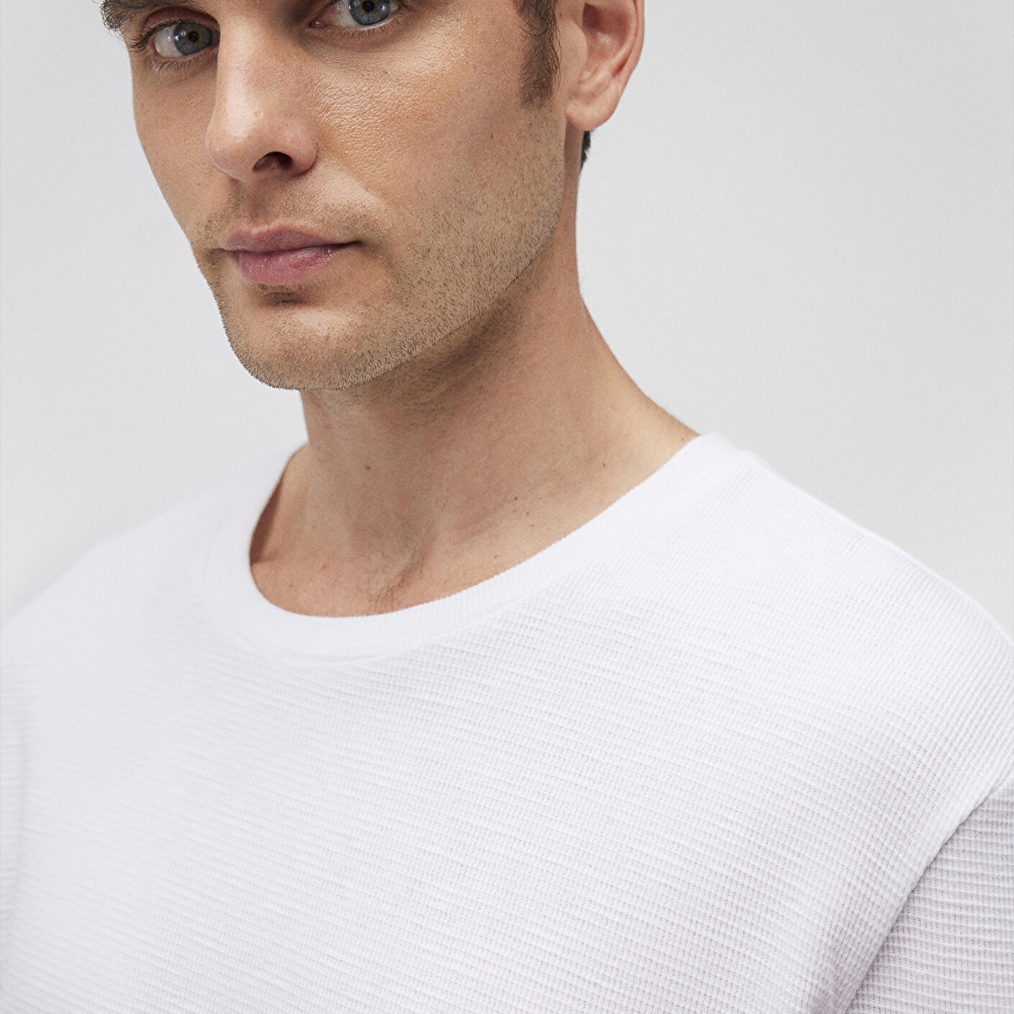 Mavi Uzun Kollu Beyaz Tişört Slim Fit / Dar Kesim 065755-620