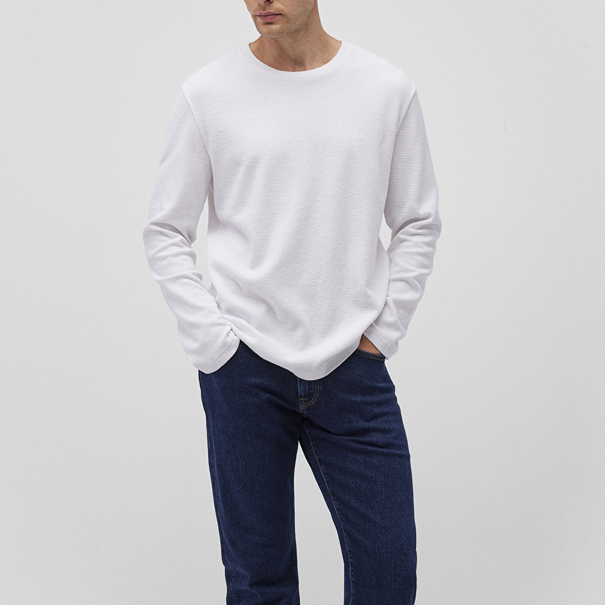 Mavi Uzun Kollu Beyaz Tişört Slim Fit / Dar Kesim 065755-620