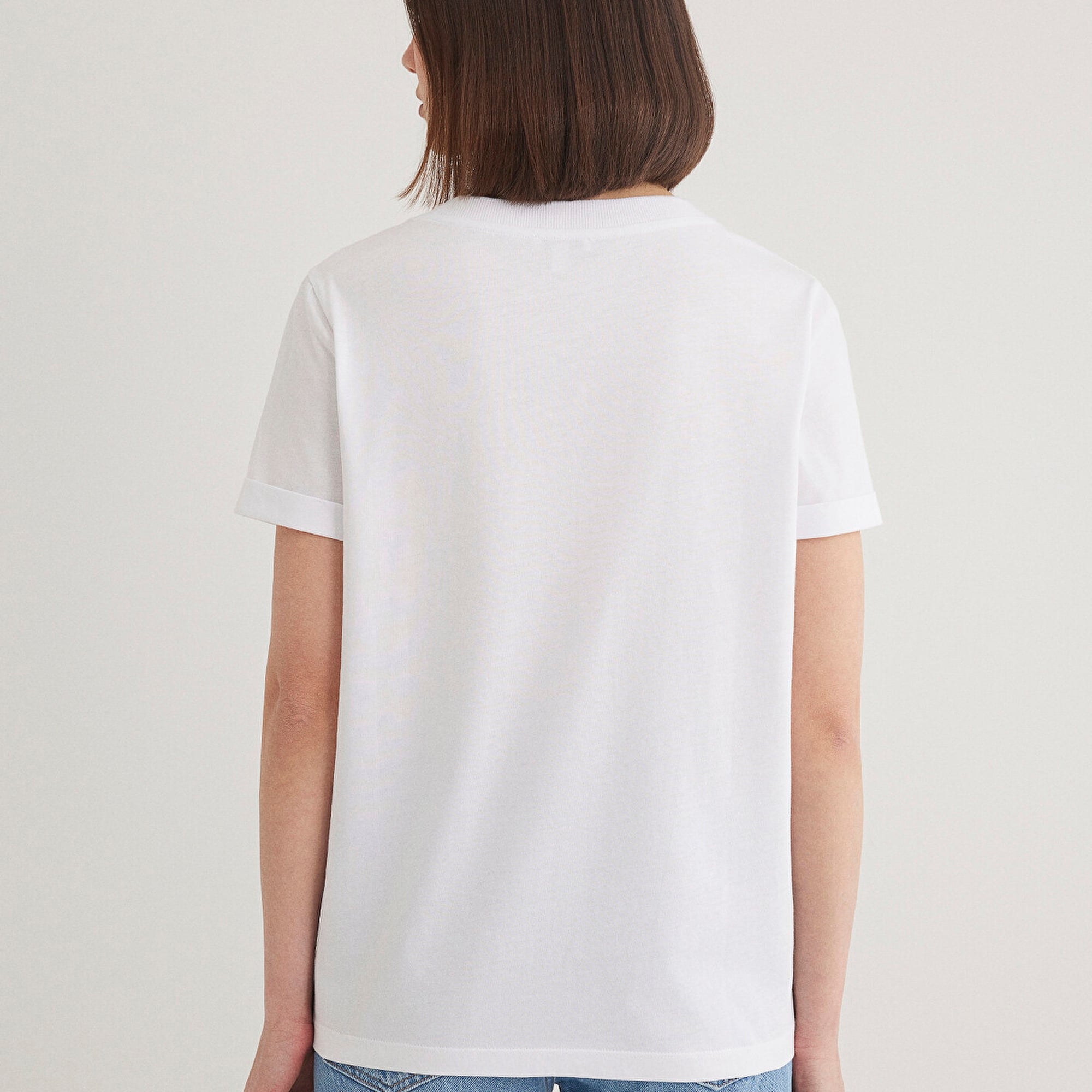 Mavi V Yaka Beyaz Basic Tişört Regular Fit / Normal Kesim 166248-620