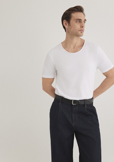  Mavi Yaka Detaylı Beyaz Tişört Fitted / Vücuda Oturan Kesim 064019-620