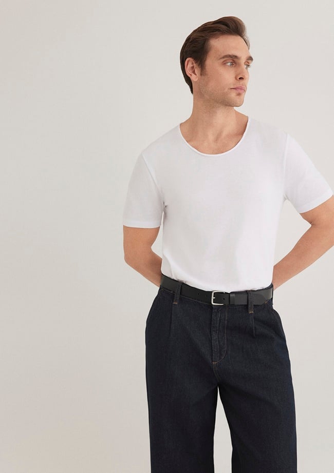  Mavi Yaka Detaylı Beyaz Tişört Fitted / Vücuda Oturan Kesim 064019-620