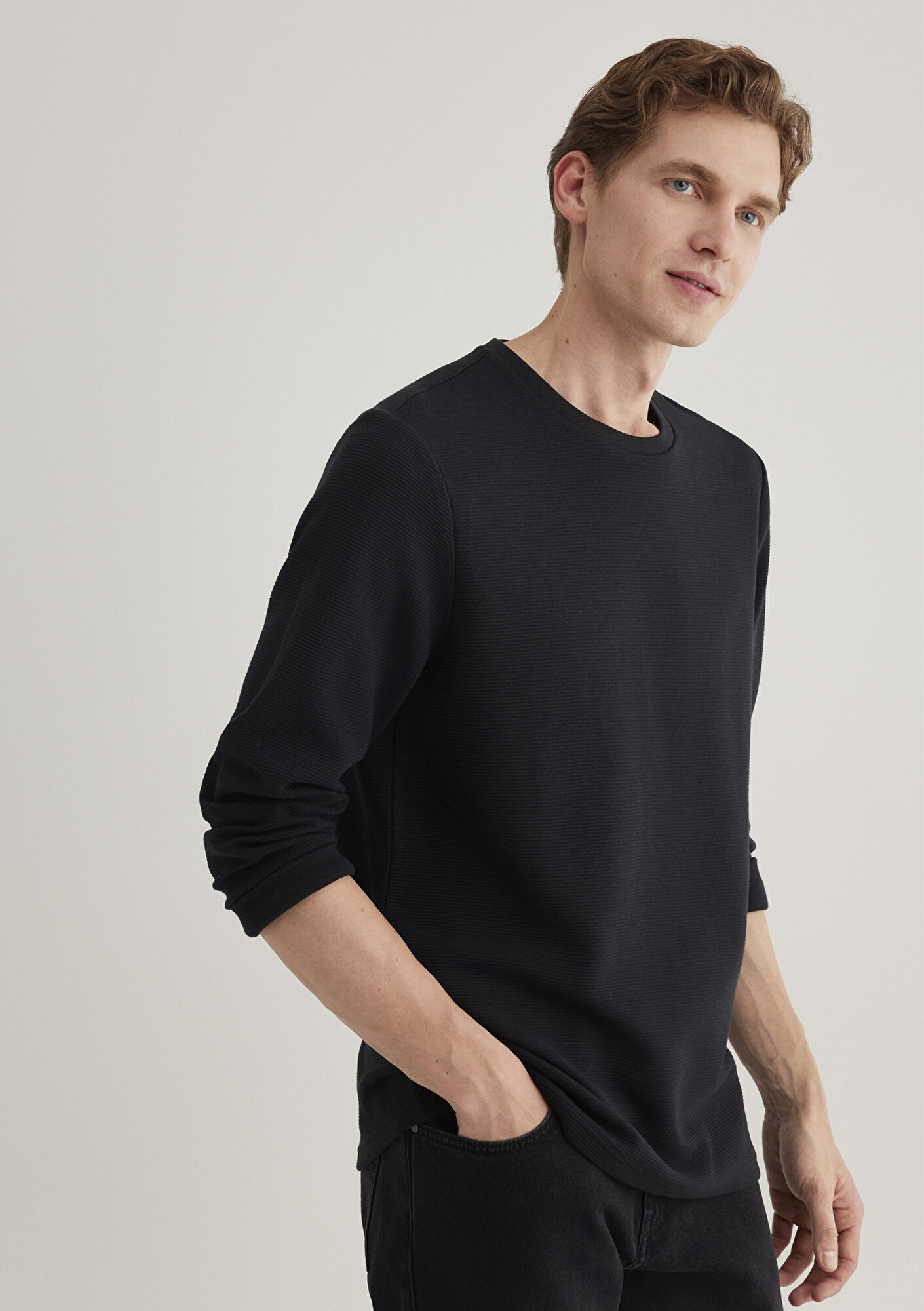  Mavi Uzun Kollu Dokulu Siyah Tişört Slim Fit / Dar Kesim 064622-21842