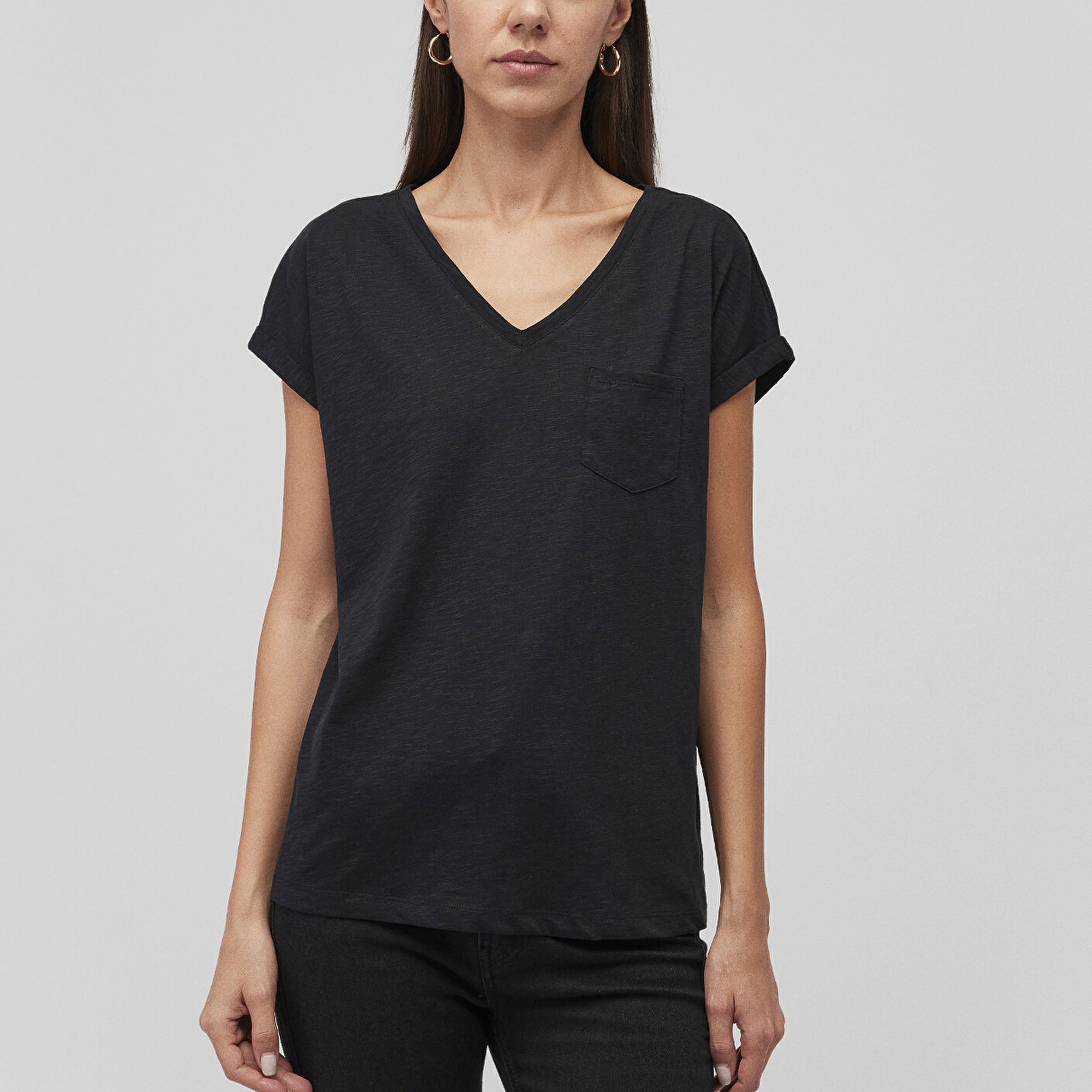 Mavi V Yaka Siyah Basic Tişört Loose Fit / Bol Rahat Kesim 1600961-900