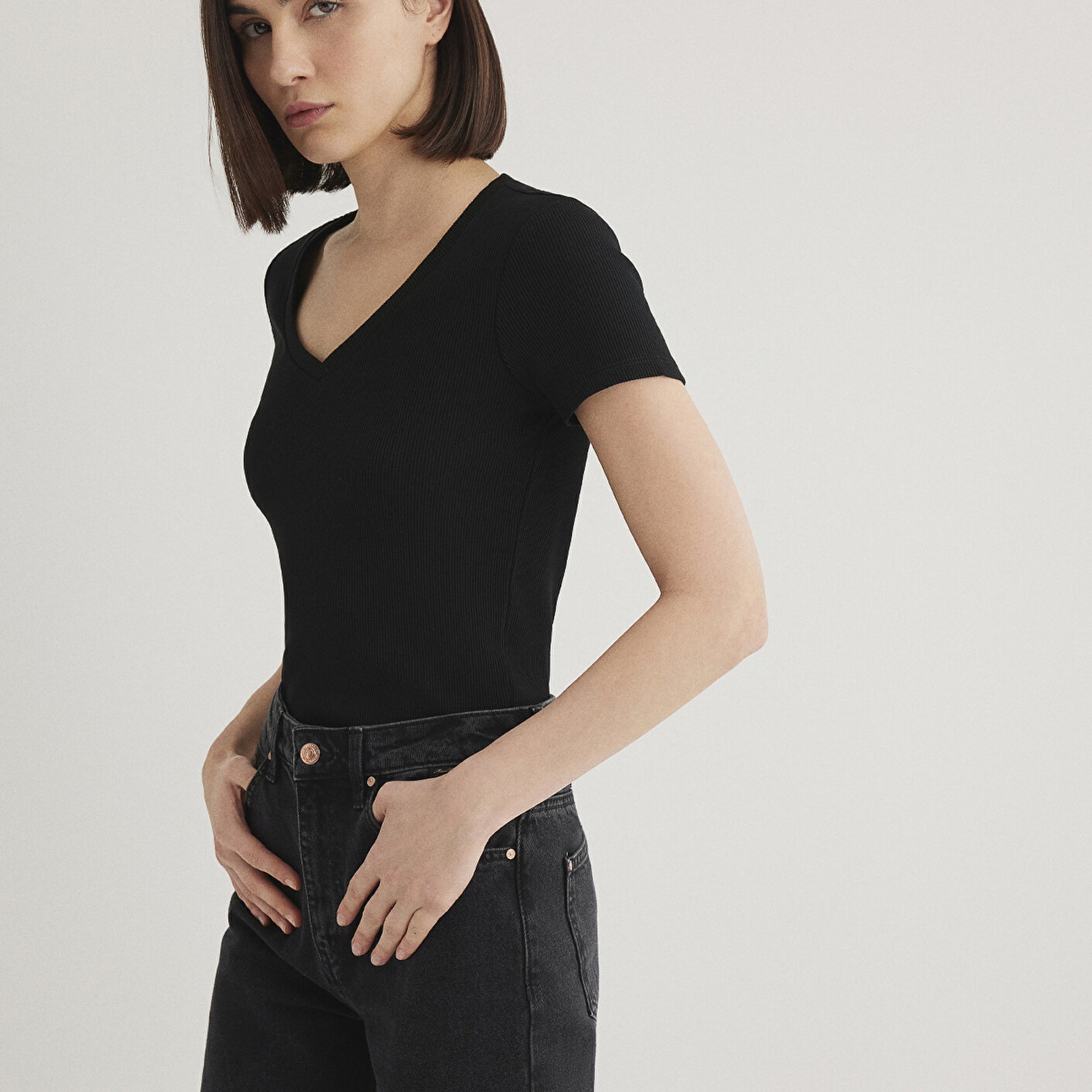 Mavi Siyah Basic V Yaka Tişört Fitted / Vücuda Oturan Kesim 1601040-900