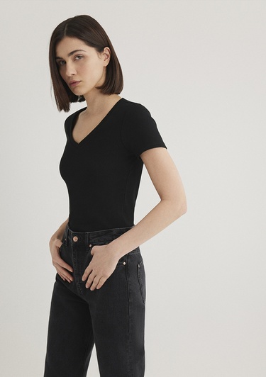  Mavi Siyah Basic V Yaka Tişört Fitted / Vücuda Oturan Kesim 1601040-900