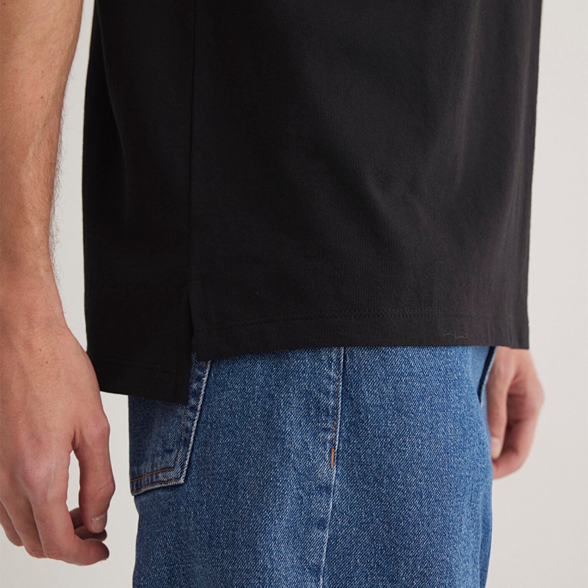 Mavi Cep Detaylı Siyah Tişört Loose Fit / Bol Rahat Kesim 066248-900