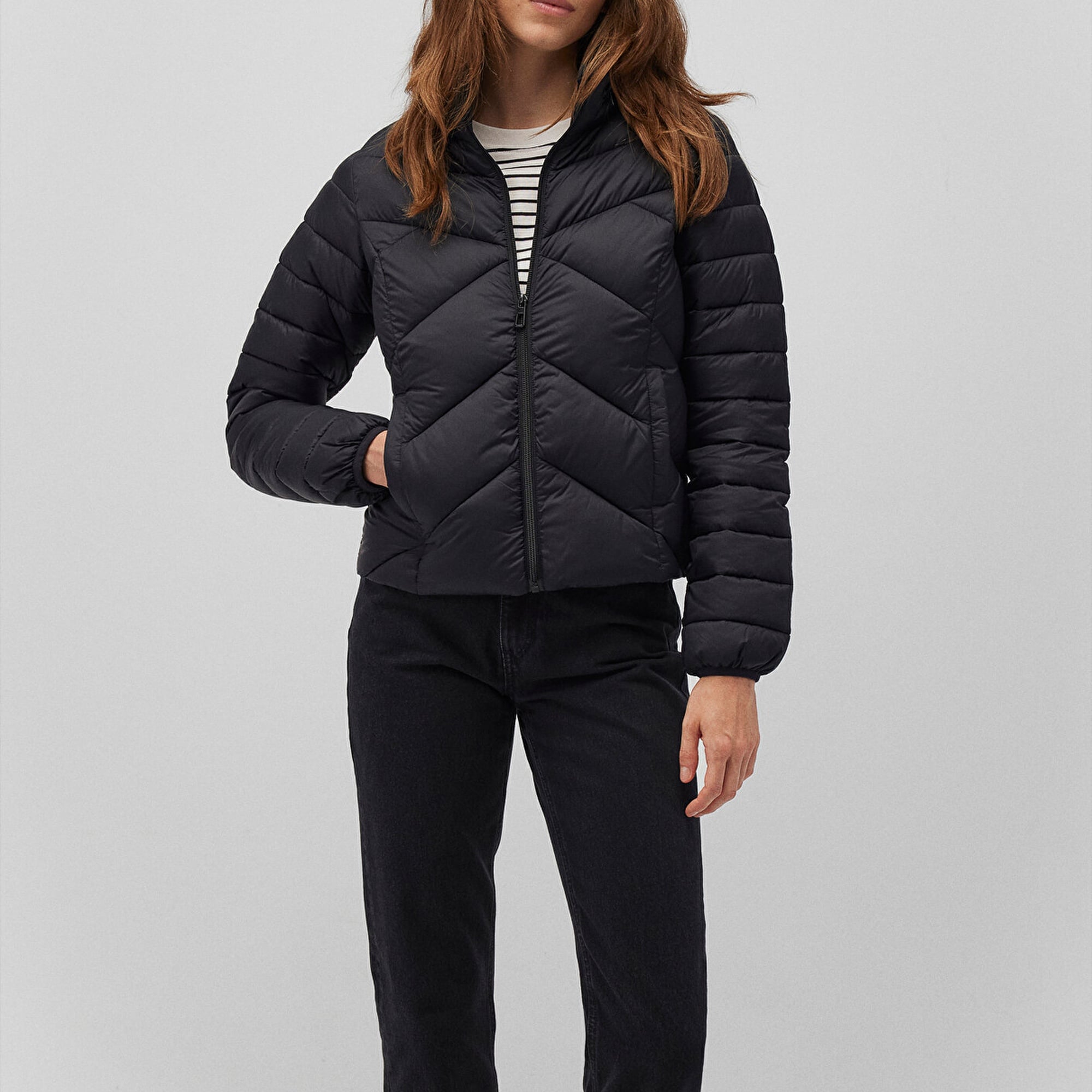 Mavi Dik Yaka Siyah Şişme Mont 110698-900