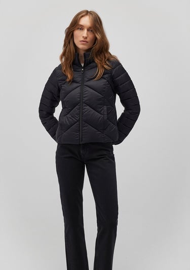  Mavi Dik Yaka Siyah Şişme Mont 110698-900