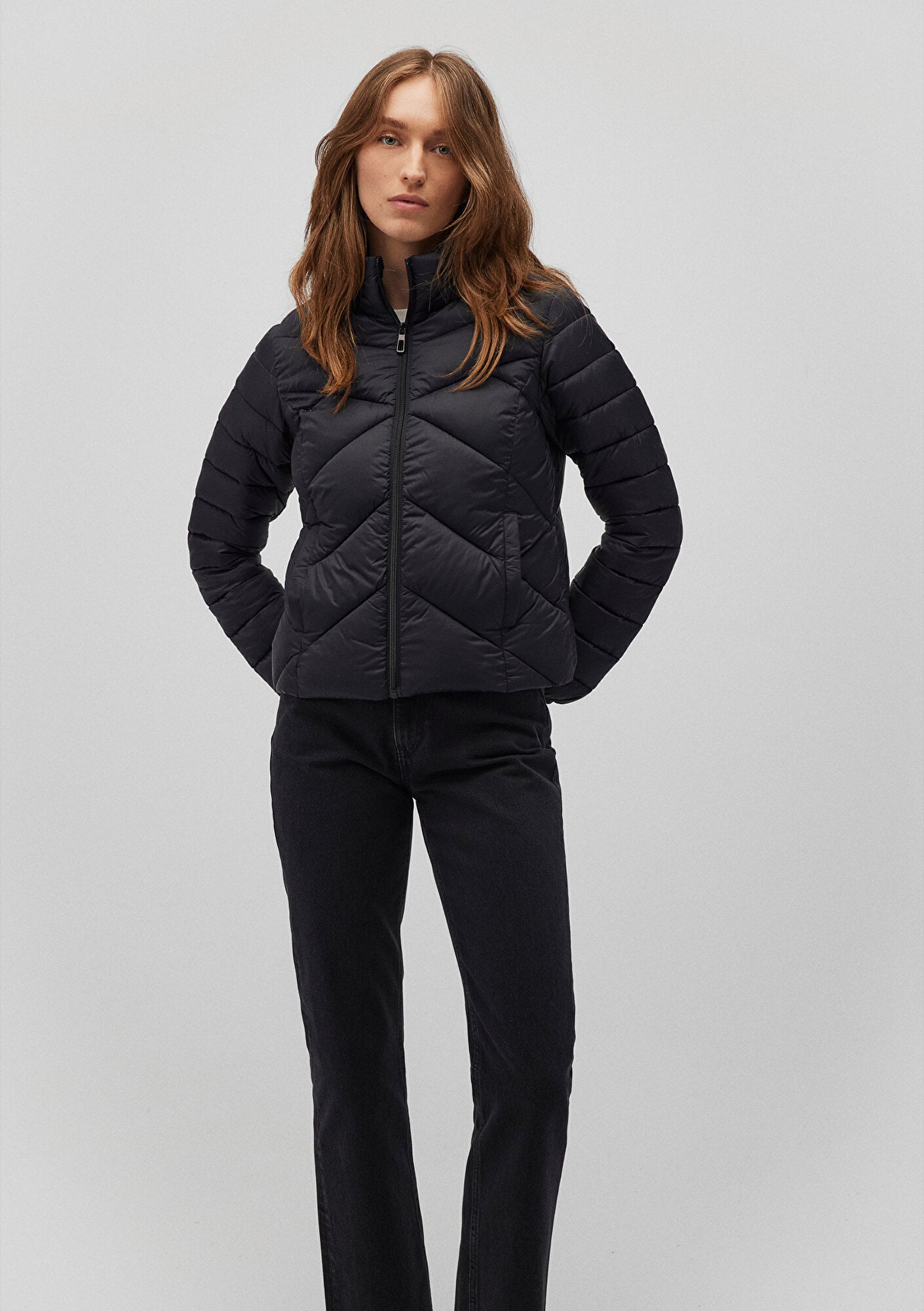  Mavi Dik Yaka Siyah Şişme Mont 110698-900