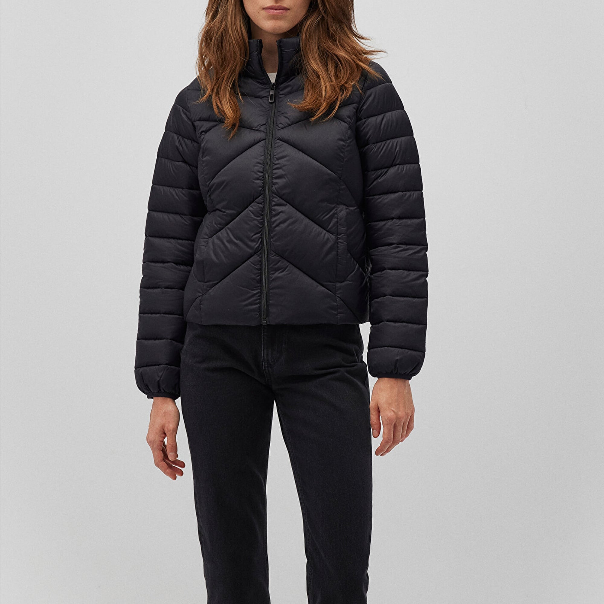 Mavi Dik Yaka Siyah Şişme Mont 110698-900