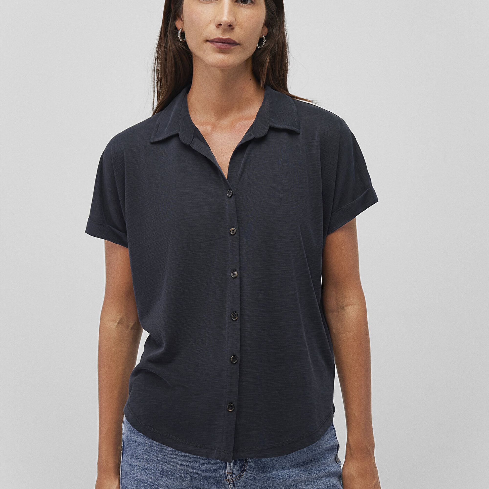 Mavi Lux Touch TENCEL TM Siyah Modal Gömlek Regular Fit / Normal Kesim 168081-900