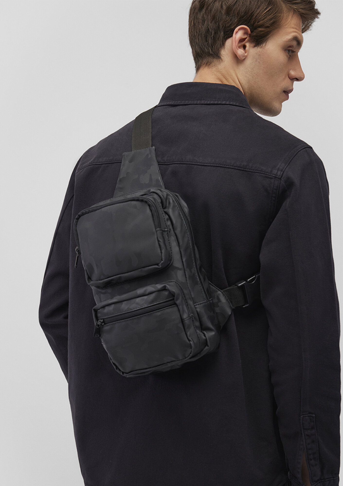  Mavi Kamuflaj Baskılı Siyah Çapraz Çanta 091811-900