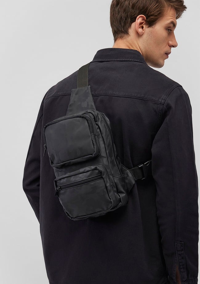  Mavi Kamuflaj Baskılı Siyah Çapraz Çanta 091811-900