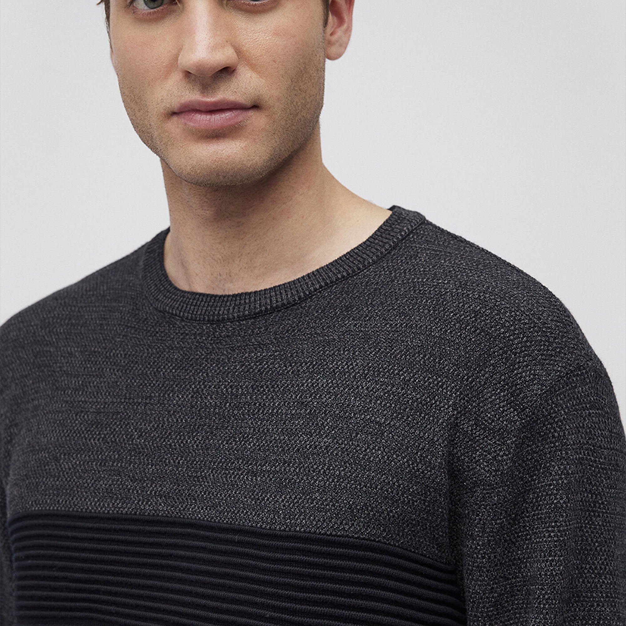 Mavi Blok Renkli Bisiklet Yaka Kazak Fitted / Vücuda Oturan Kesim 070377-900