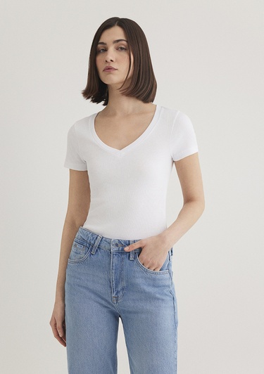  Mavi Beyaz Basic V Yaka Tişört Fitted / Vücuda Oturan Kesim 1601040-620
