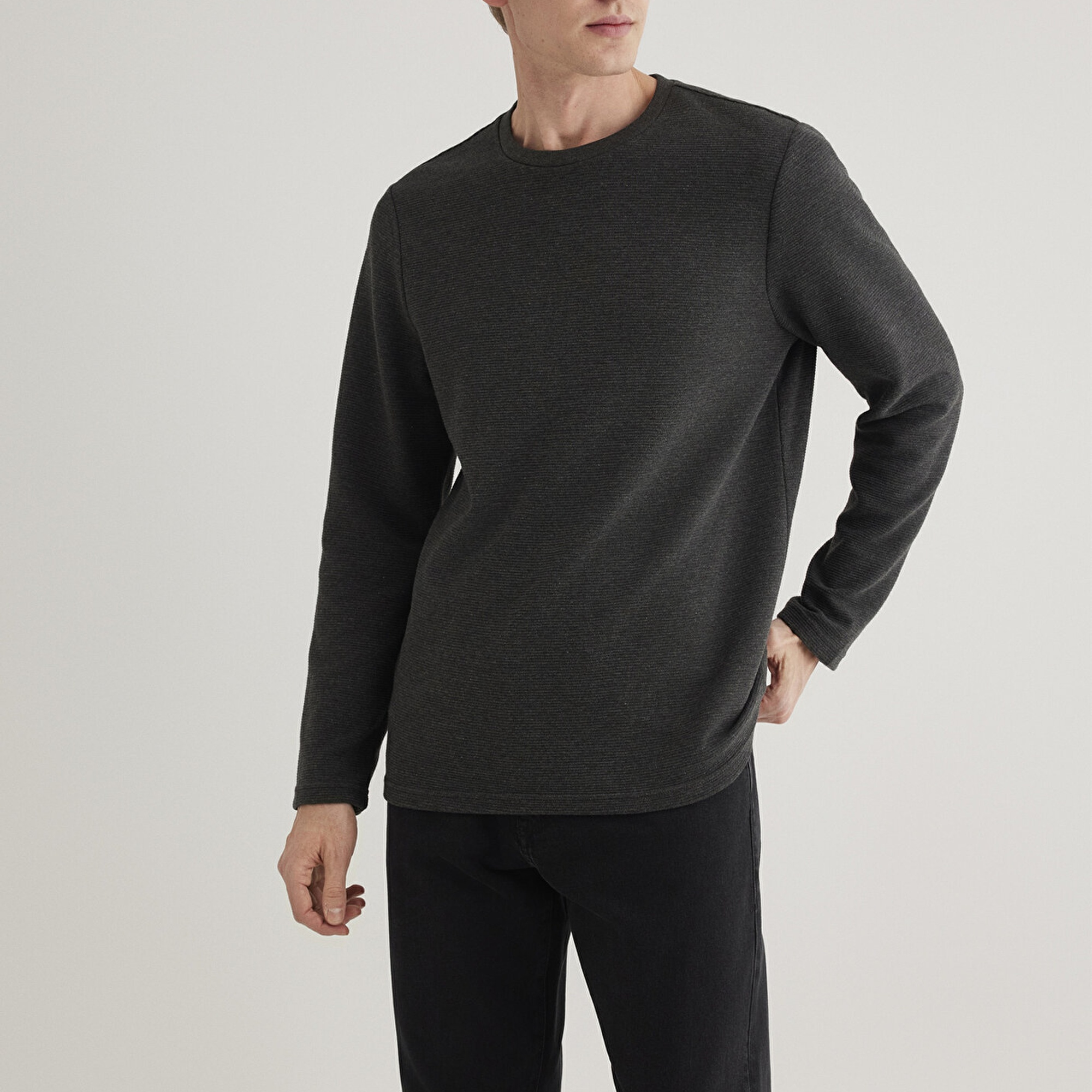 Mavi Uzun Kollu Dokulu Antrasit Tişört Slim Fit / Dar Kesim 064622-26834