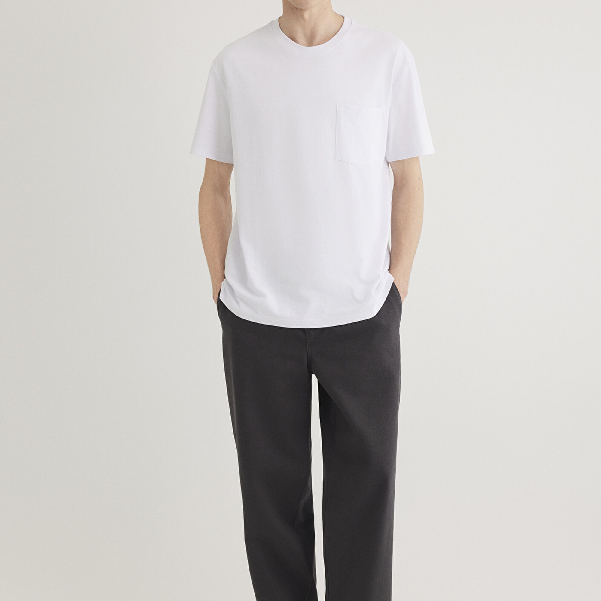 Mavi Cep Detaylı Beyaz Basic Tişört Loose Fit / Bol Rahat Kesim 066248-620