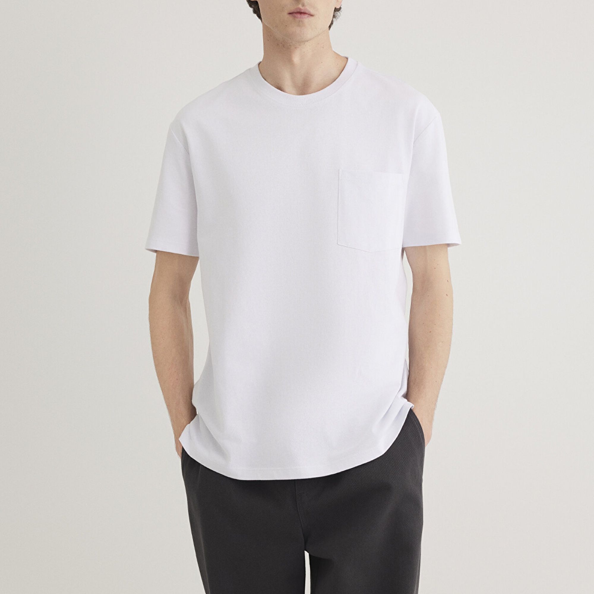 Mavi Cep Detaylı Beyaz Basic Tişört Loose Fit / Bol Rahat Kesim 066248-620