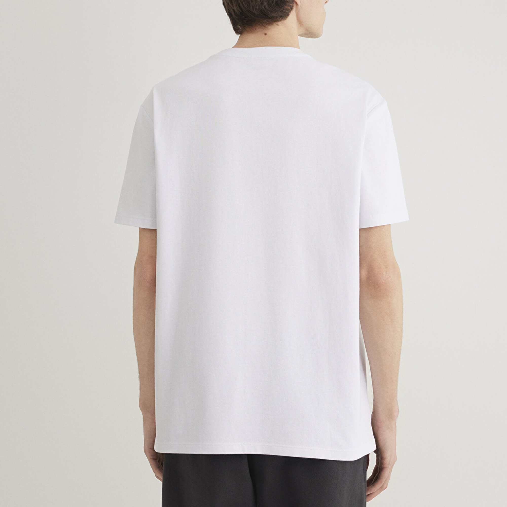 Mavi Cep Detaylı Beyaz Basic Tişört Loose Fit / Bol Rahat Kesim 066248-620