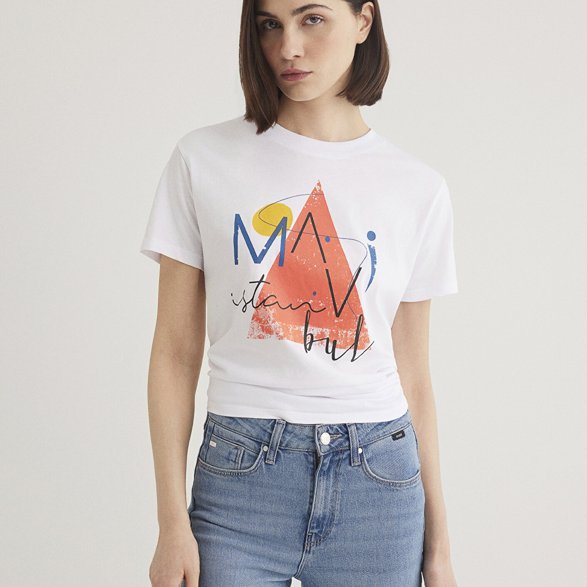 Mavi Üçgen Baskılı Beyaz İstanbul Tişört Regular Fit / Normal Kesim 168892-620