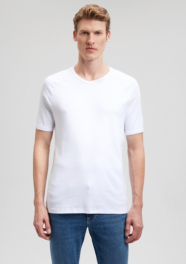  Mavi Ribana Detaylı V Yaka Beyaz Tişört Fitted / Vücuda Oturan Kesim 061313-622