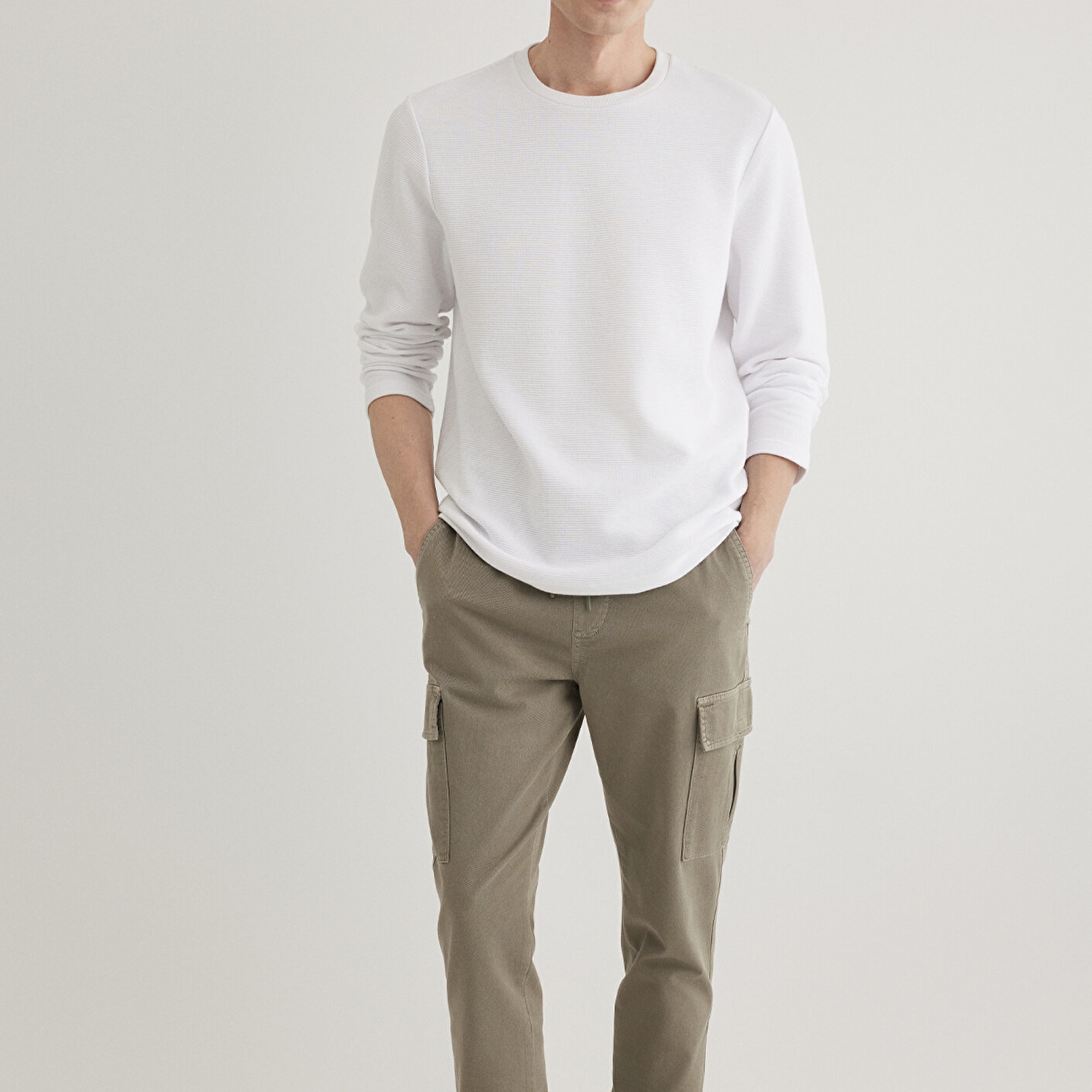 Mavi Uzun Kollu Dokulu Beyaz Tişört Slim Fit / Dar Kesim 064622-20454