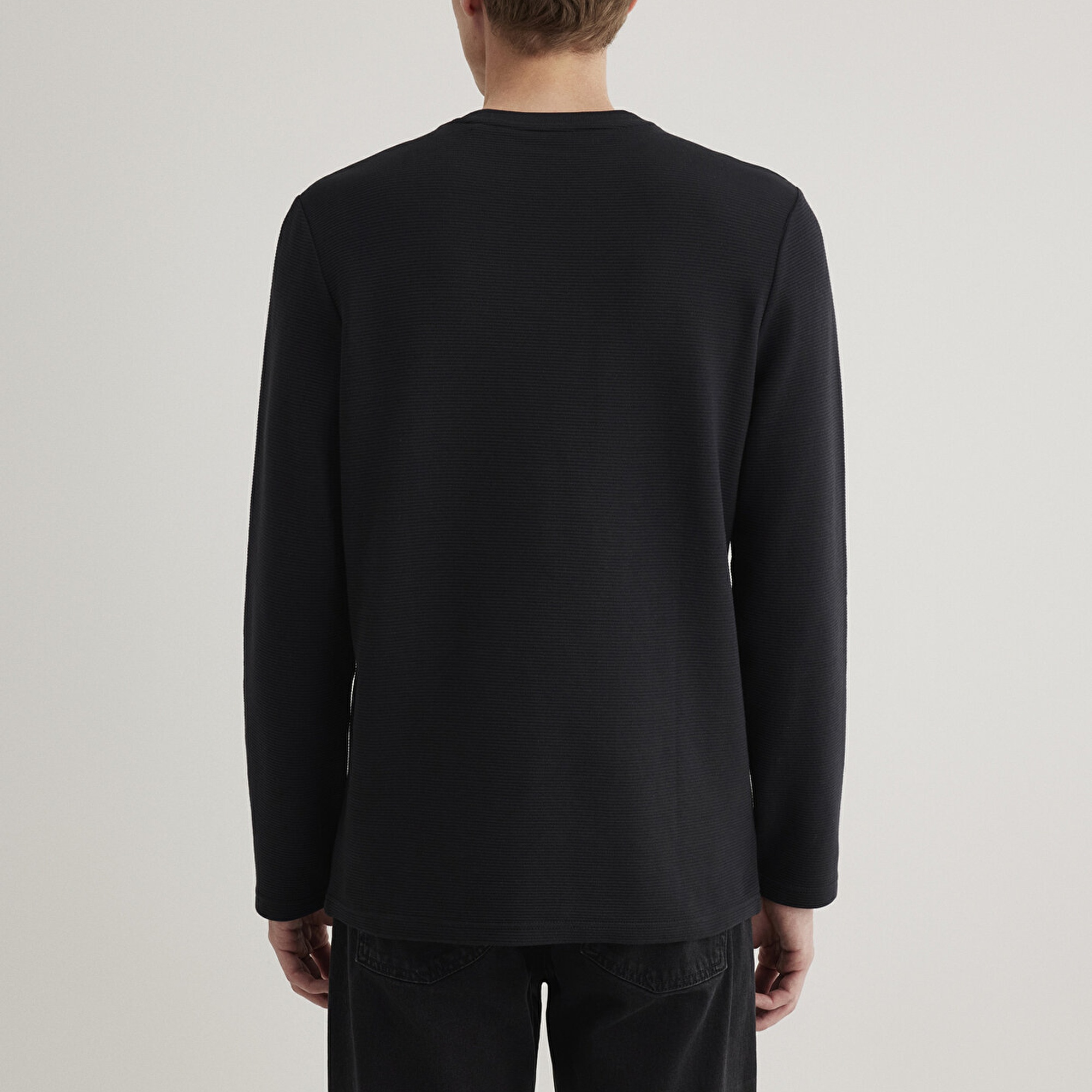 Mavi Uzun Kollu Dokulu Siyah Tişört Slim Fit / Dar Kesim 064622-21842