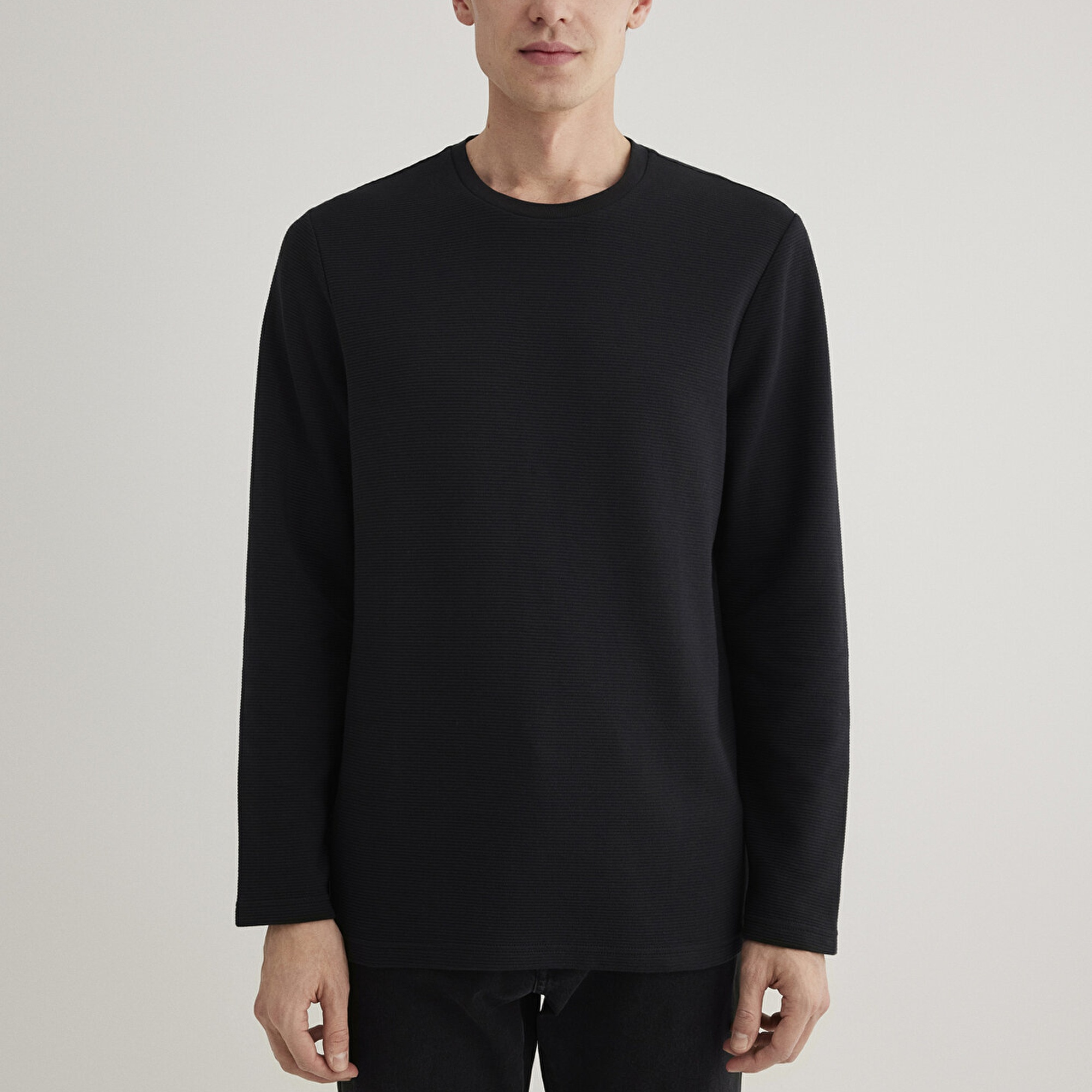 Mavi Uzun Kollu Dokulu Siyah Tişört Slim Fit / Dar Kesim 064622-21842