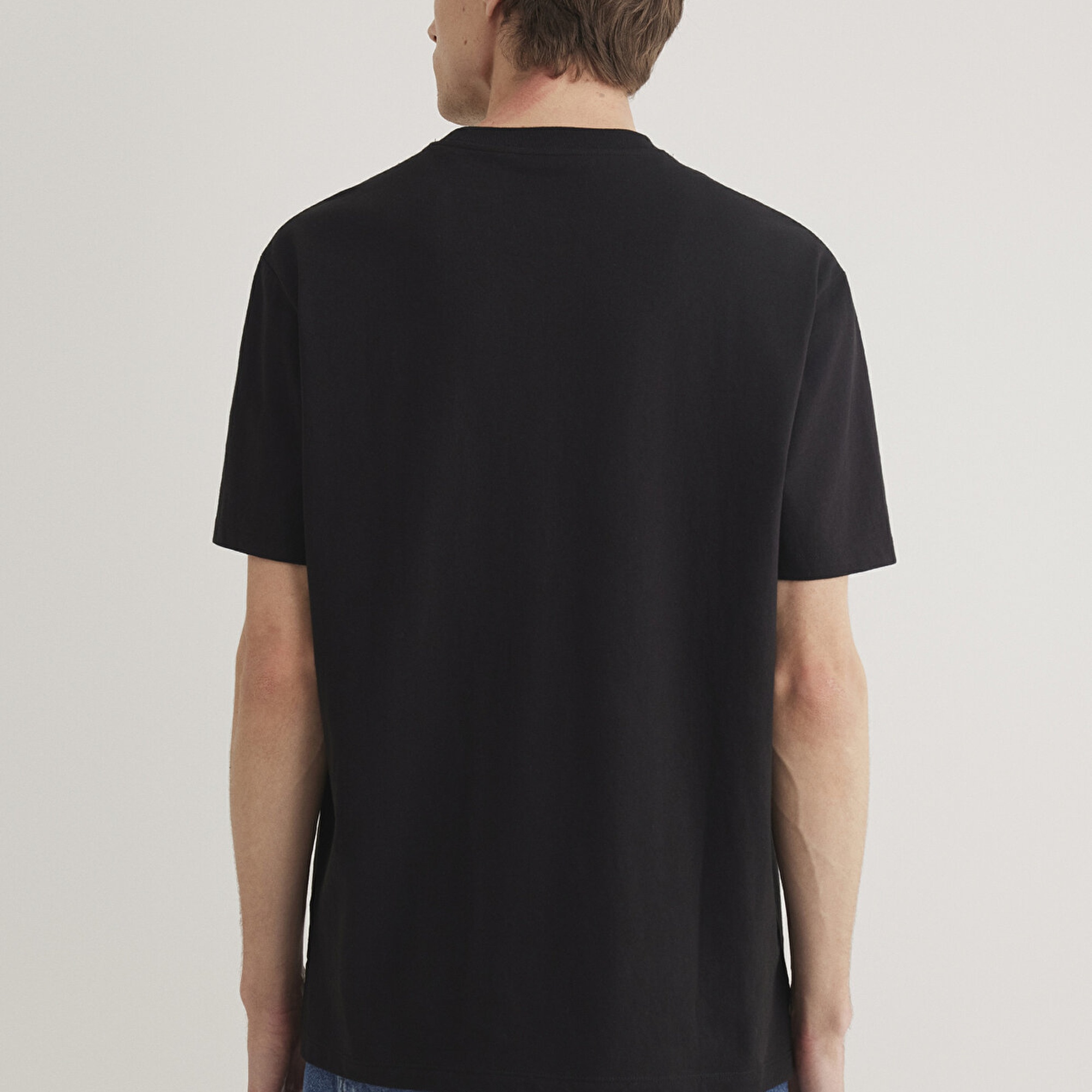 Mavi Cep Detaylı Siyah Tişört Loose Fit / Bol Rahat Kesim 066248-900