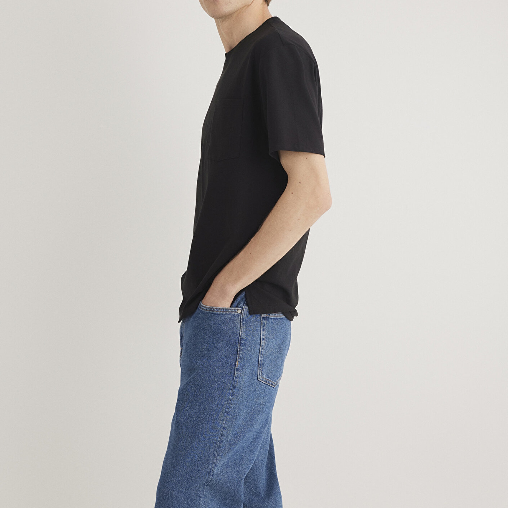 Mavi Cep Detaylı Siyah Tişört Loose Fit / Bol Rahat Kesim 066248-900