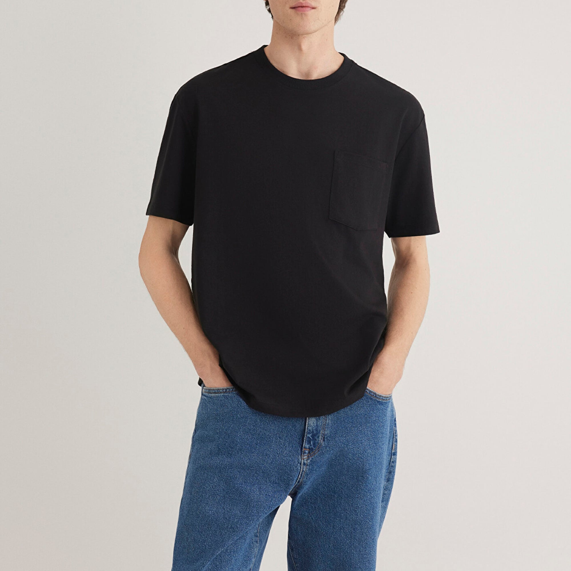 Mavi Cep Detaylı Siyah Tişört Loose Fit / Bol Rahat Kesim 066248-900