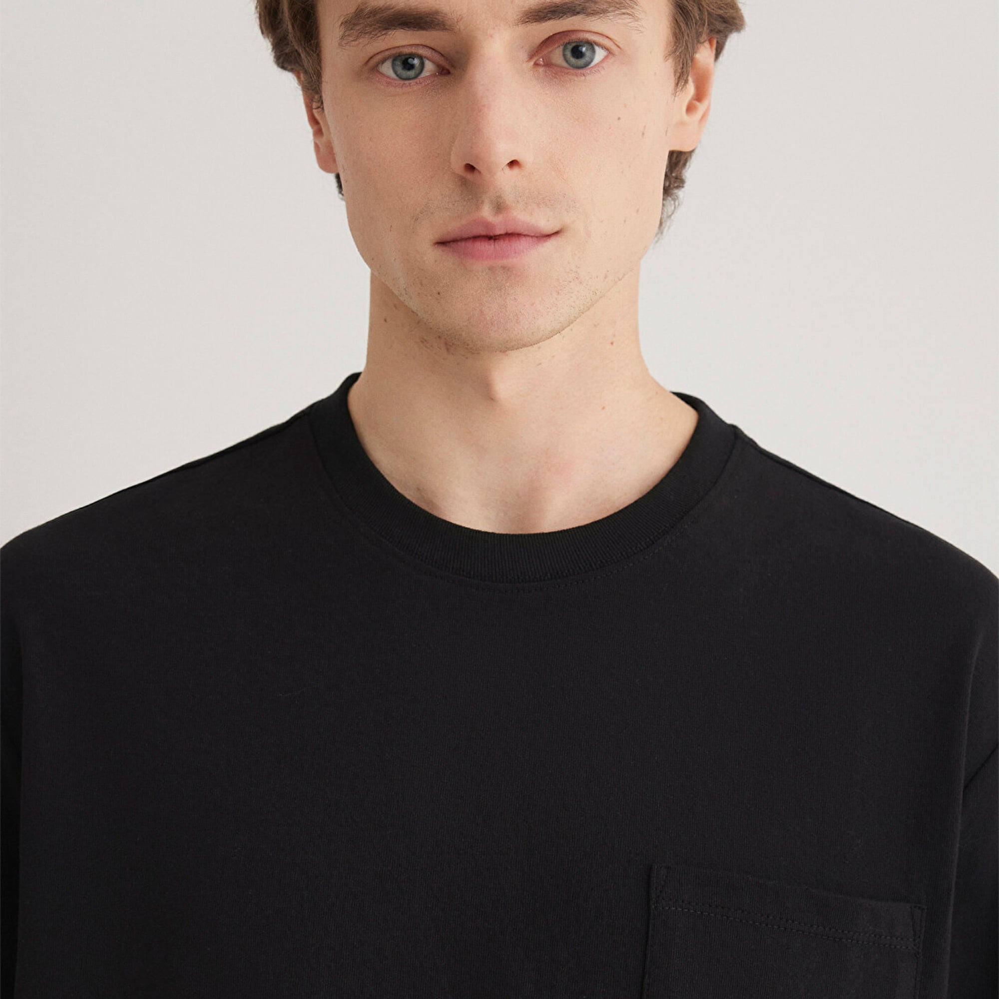 Mavi Cep Detaylı Siyah Tişört Loose Fit / Bol Rahat Kesim 066248-900