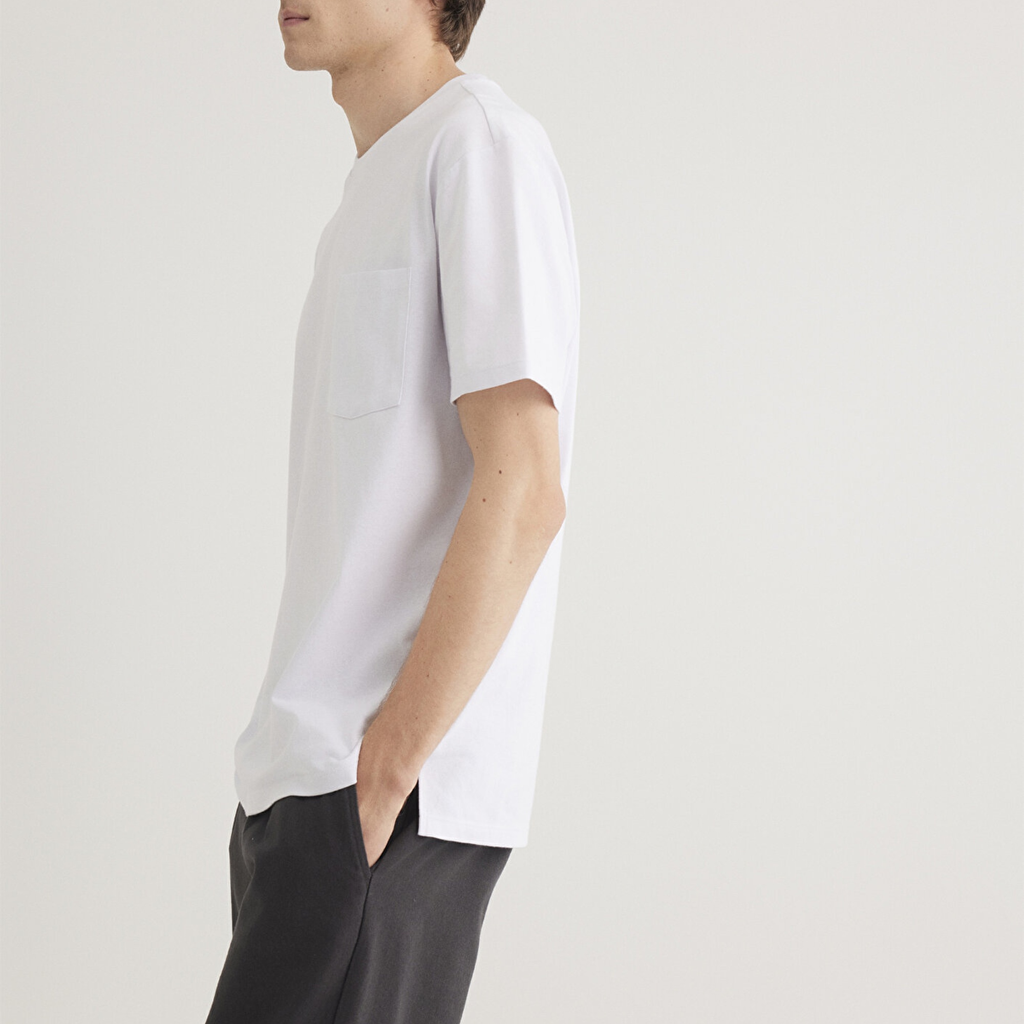 Mavi Cep Detaylı Beyaz Basic Tişört Loose Fit / Bol Rahat Kesim 066248-620