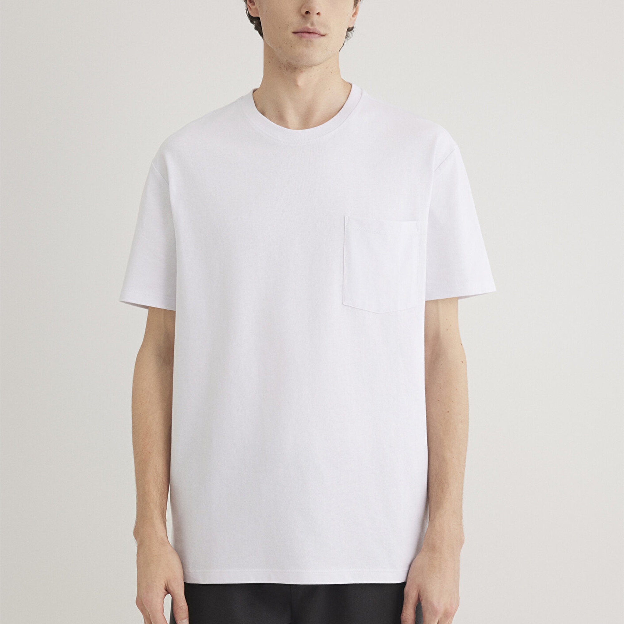 Mavi Cep Detaylı Beyaz Basic Tişört Loose Fit / Bol Rahat Kesim 066248-620