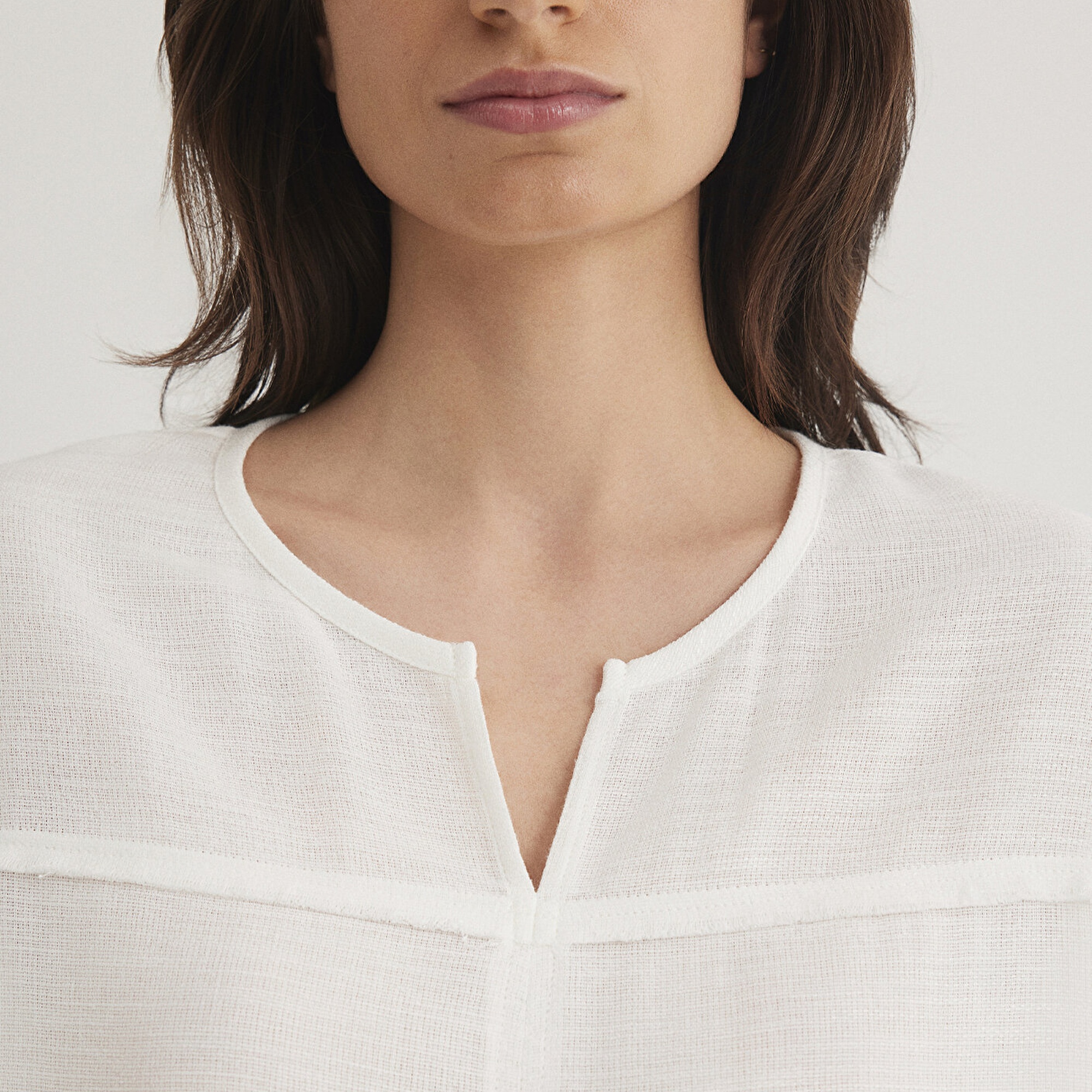 Mavi V Yaka Beyaz Bluz 121357-22937