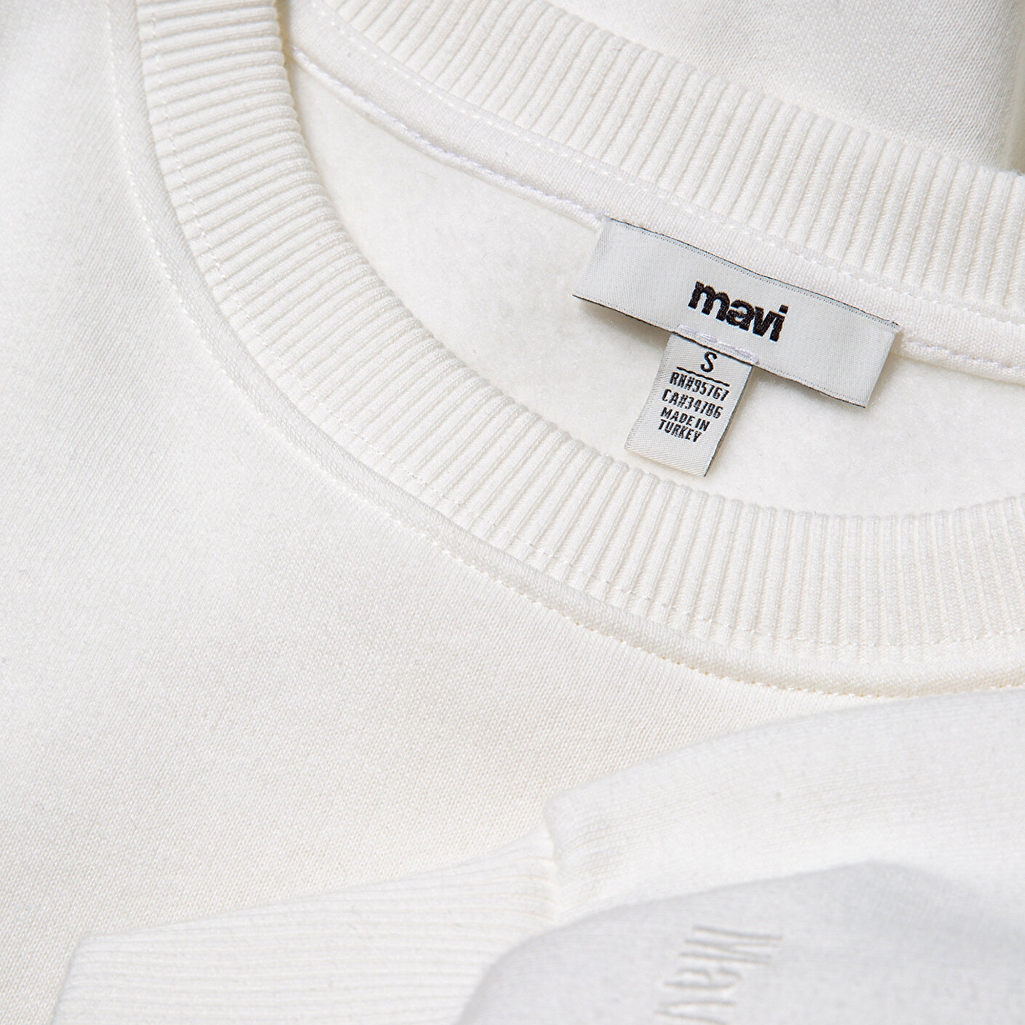 Mavi Bisiklet Yaka Beyaz Basic Sweatshirt 1610198-70057