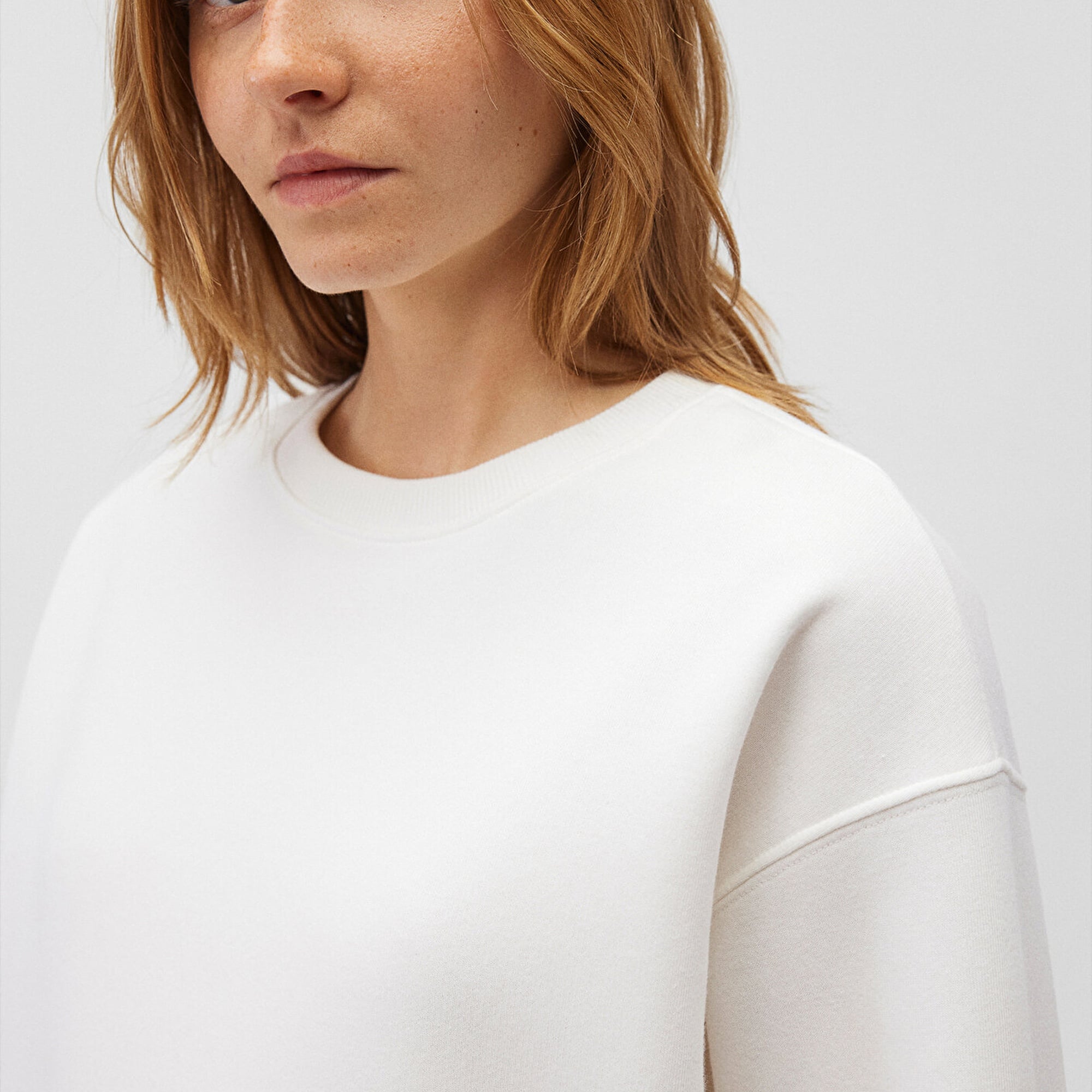 Mavi Bisiklet Yaka Beyaz Basic Sweatshirt 1610198-70057