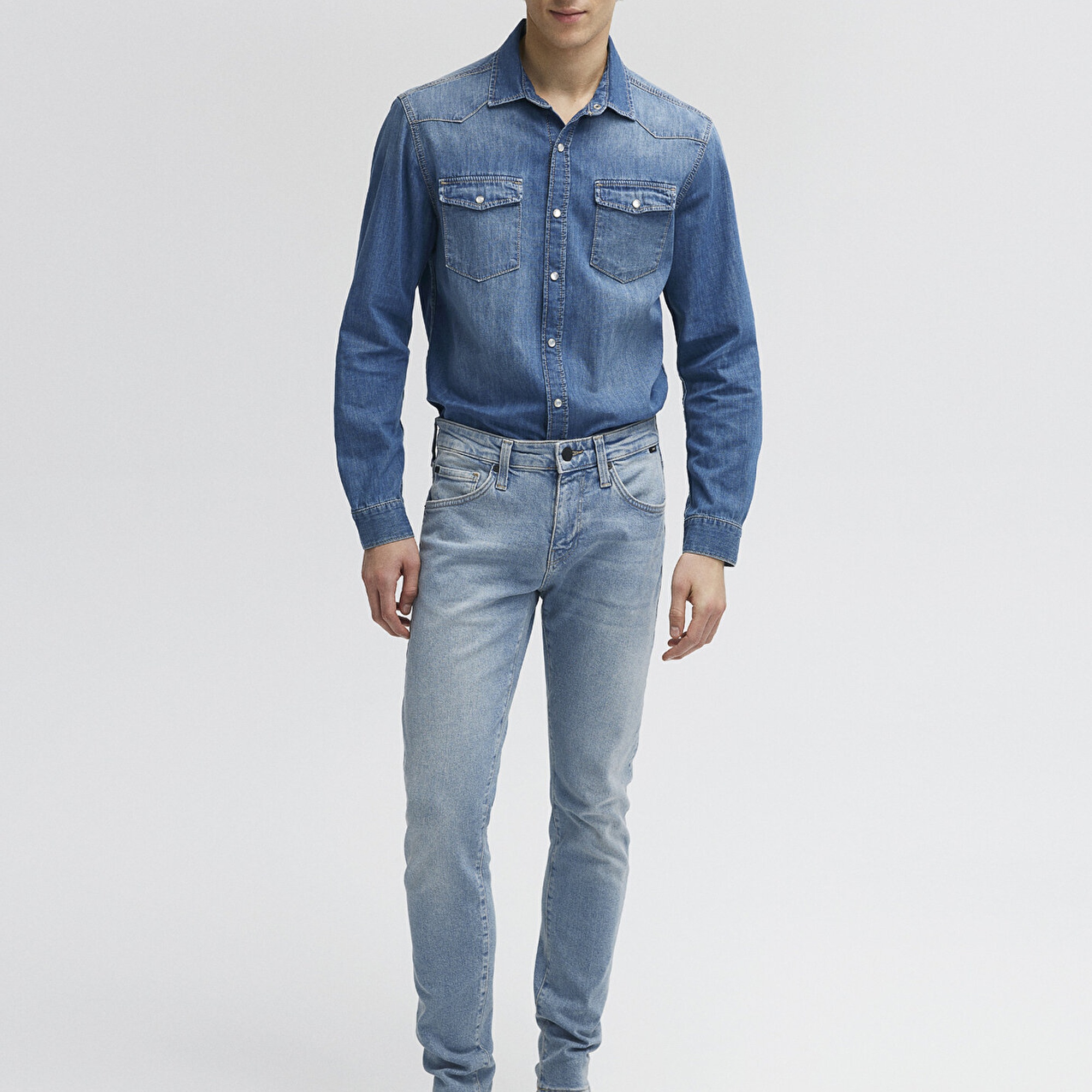 Mavi Kvnç Mavi Black Gölgeli Açık İndigo Mavisi Jean Pantolon 001070-33974