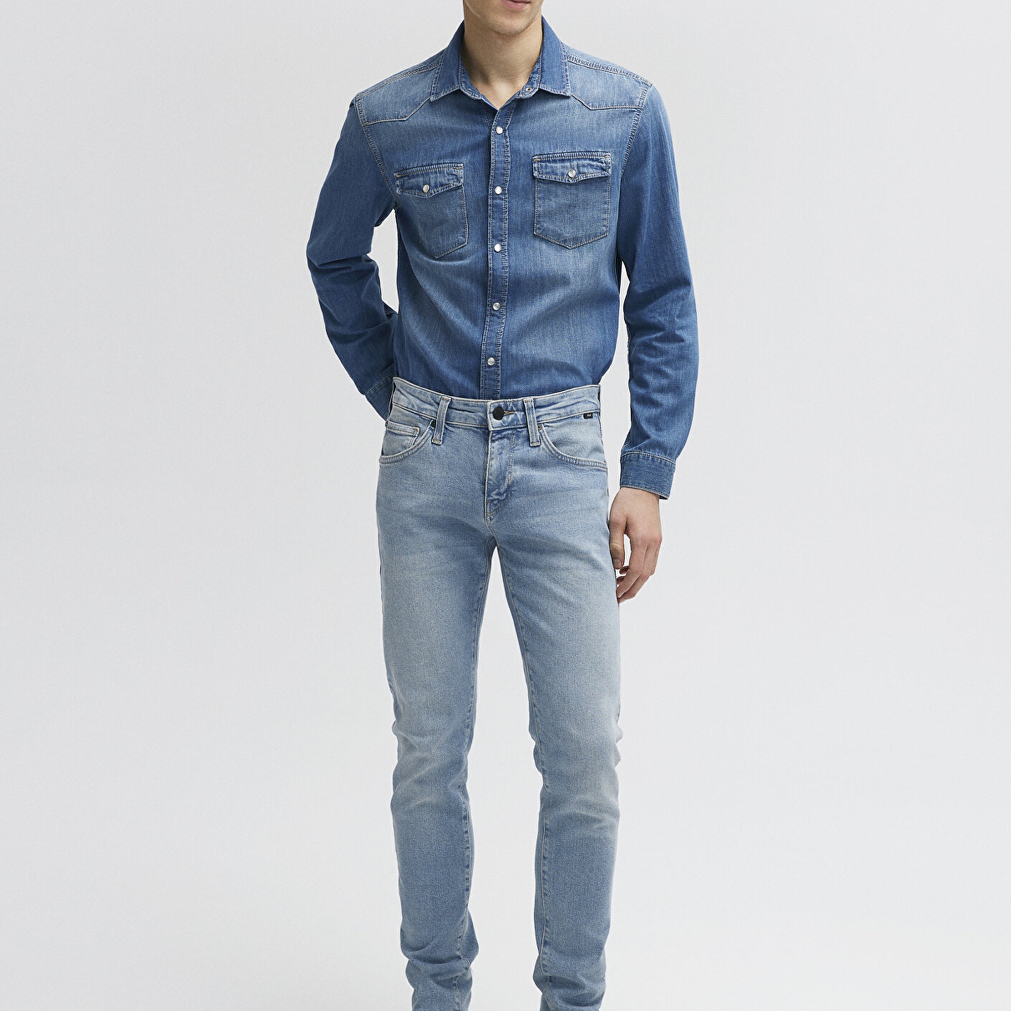 Mavi Kvnç Mavi Black Gölgeli Açık İndigo Mavisi Jean Pantolon 001070-33974