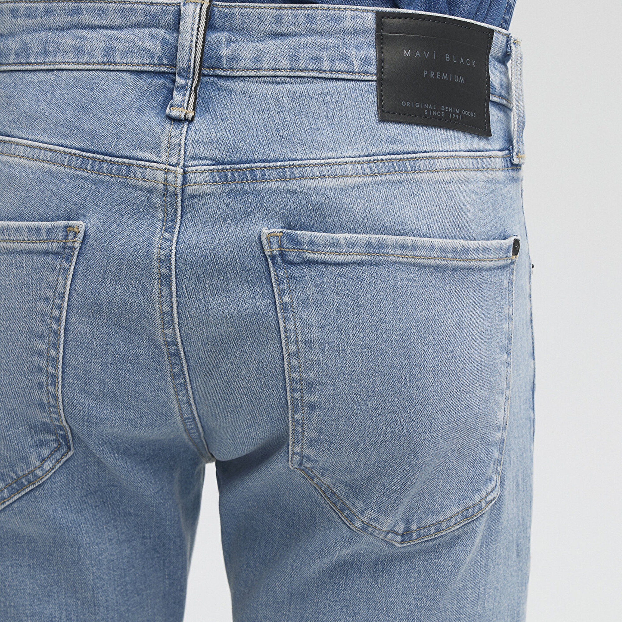 Mavi Kvnç Mavi Black Gölgeli Açık İndigo Mavisi Jean Pantolon 001070-33974