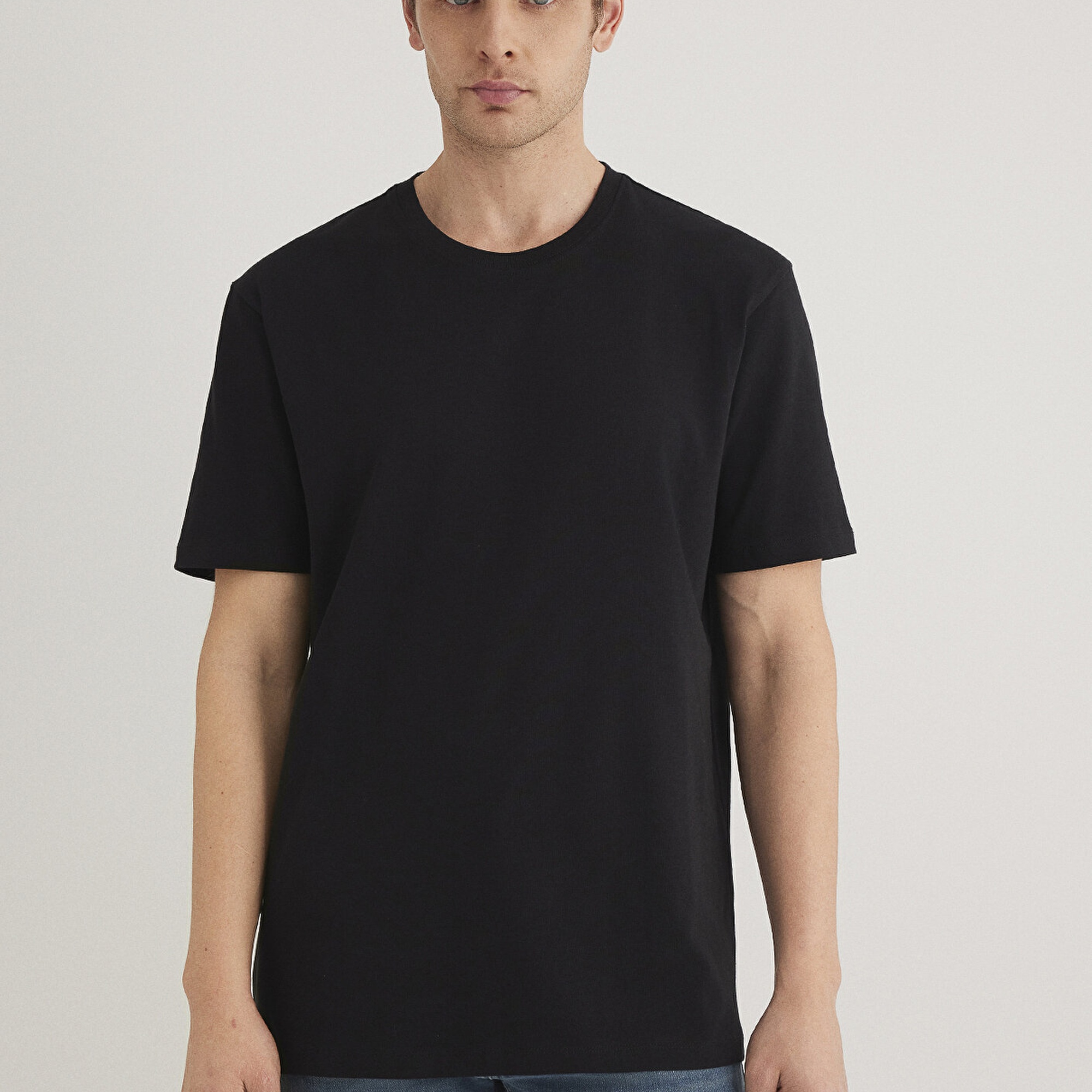 Mavi Stretch Siyah Basic Tişört Regular Fit / Normal Kesim 0610252-900