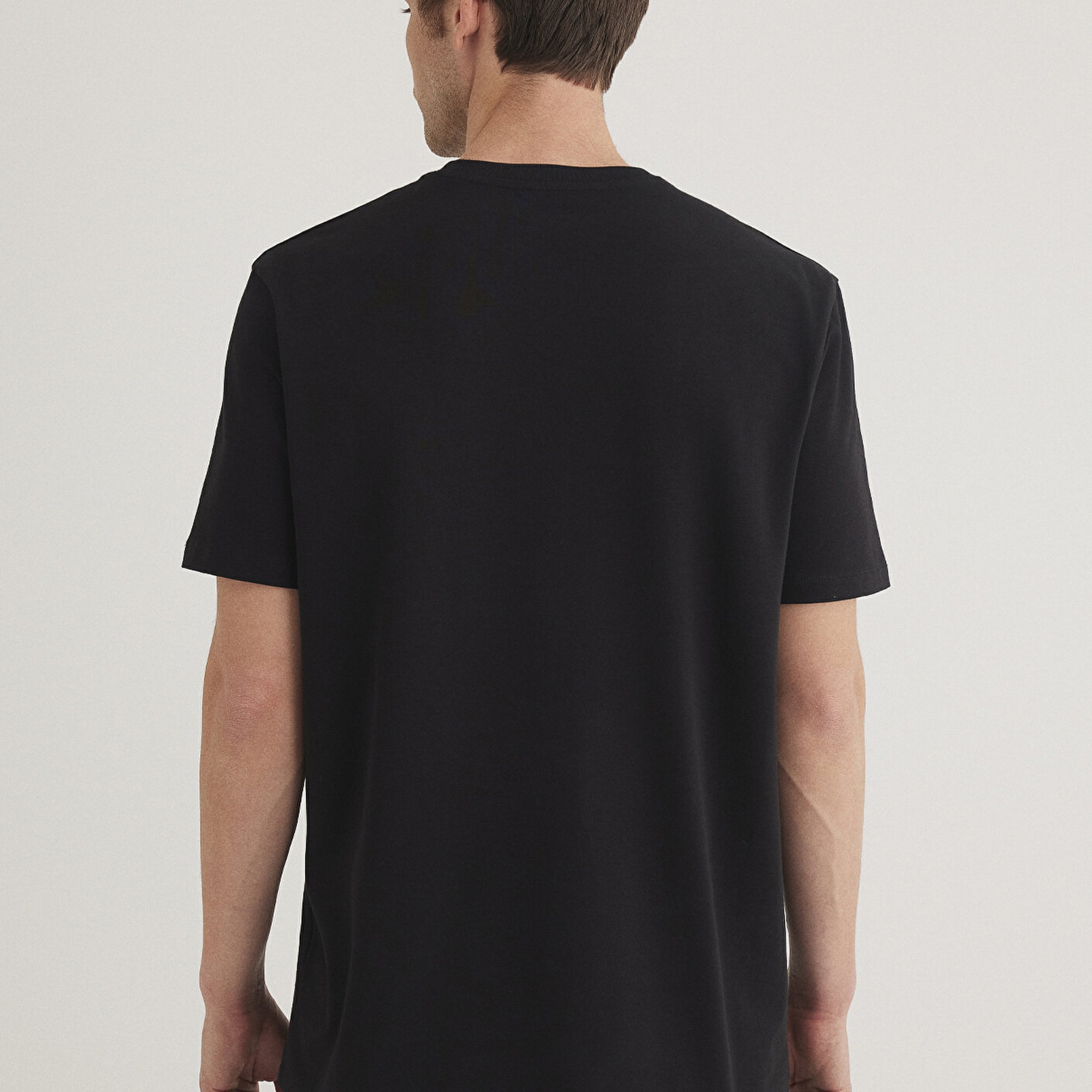 Mavi Stretch Siyah Basic Tişört Regular Fit / Normal Kesim 0610252-900