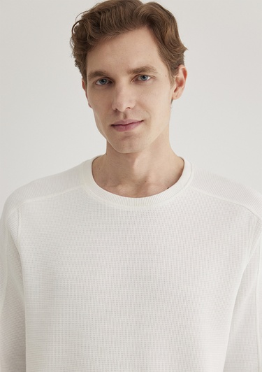  Mavi Uzun Kollu Dokulu Beyaz Basic Tişört Slim Fit / Dar Kesim 0610106-70054