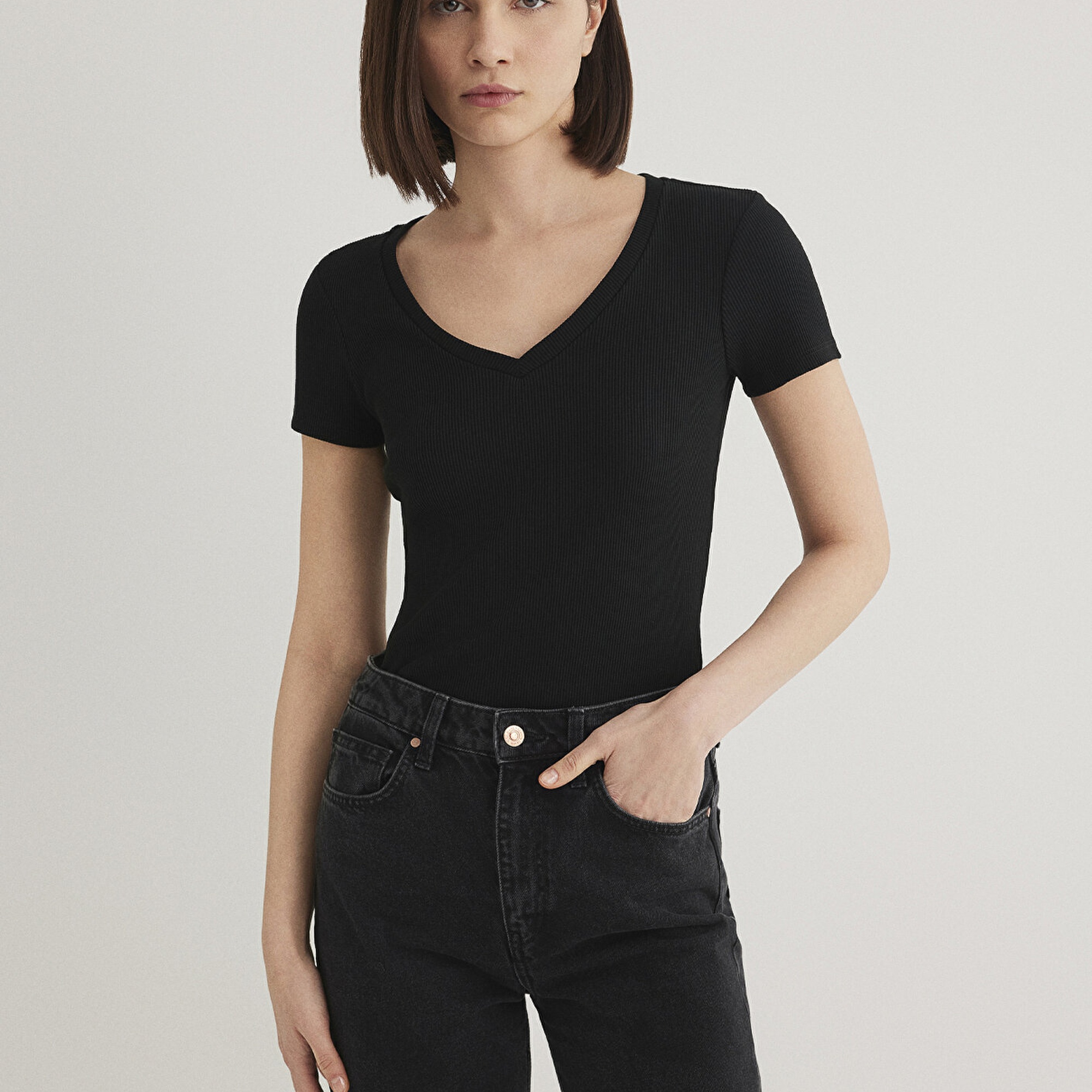 Mavi Siyah Basic V Yaka Tişört Fitted / Vücuda Oturan Kesim 1601040-900