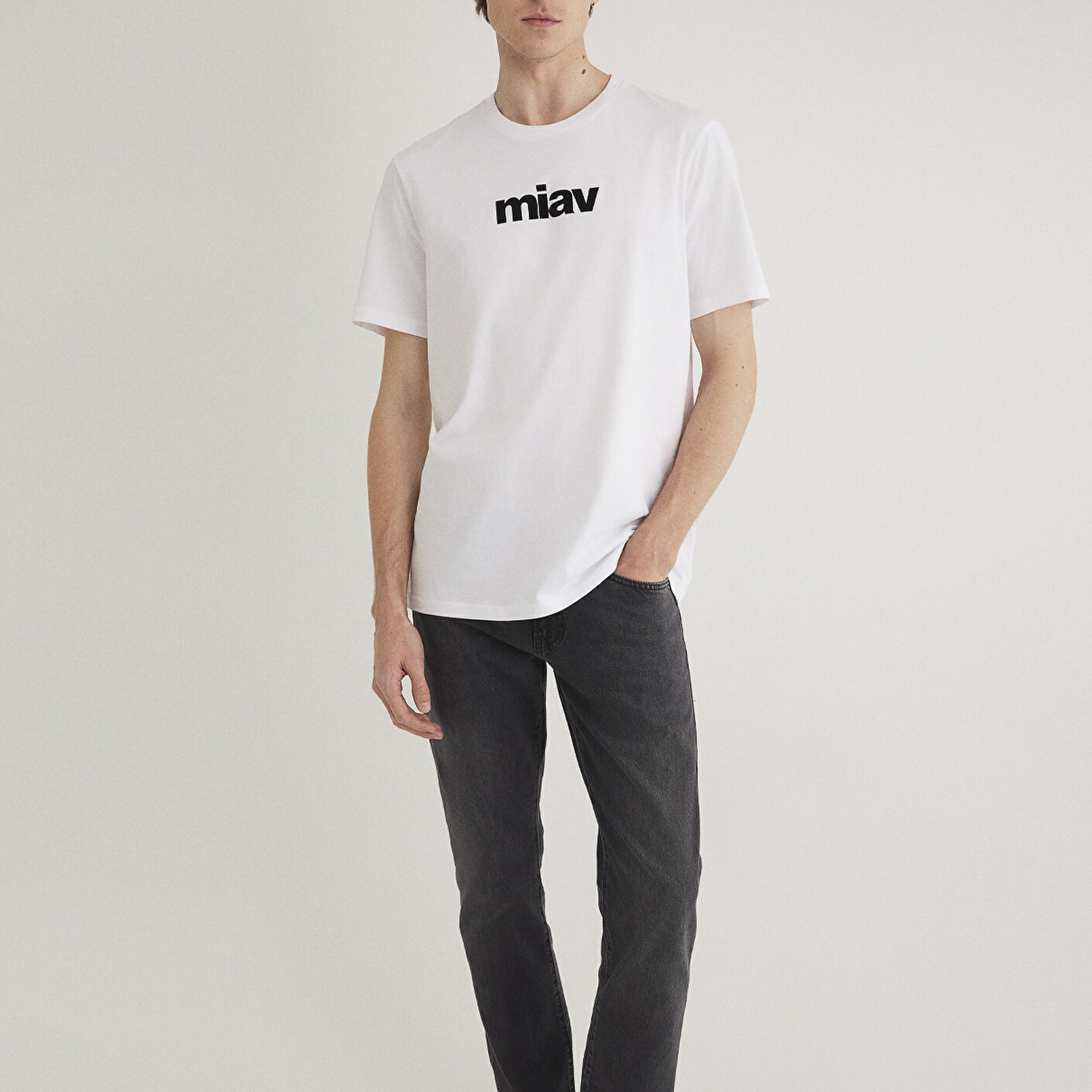 Mavi Siyah Miav Baskılı Beyaz Tişört Regular Fit / Normal Kesim 067153-602