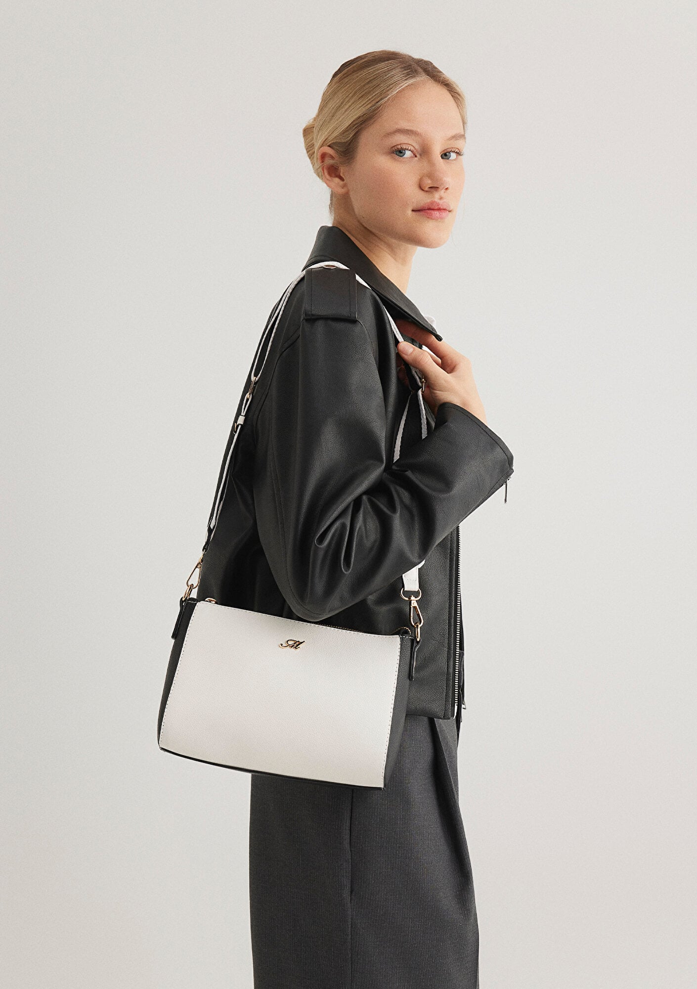  Mavi Beyaz Çapraz Çanta 1912166-620