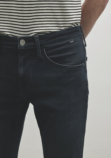  Mavi James Lux Black Puslu Koyu Mavi Jean Pantolon 0042486543