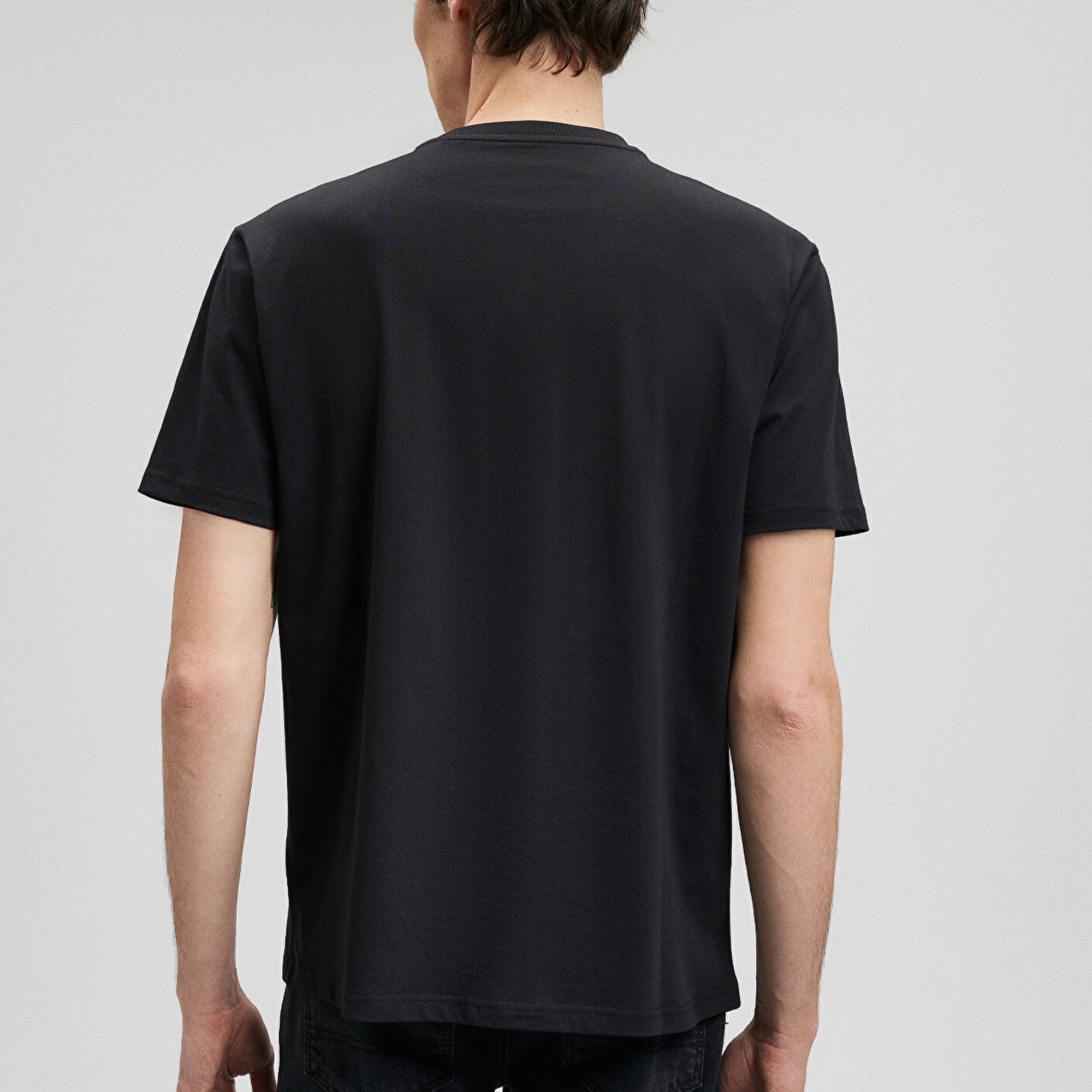 Mavi Focus Baskılı Siyah Tişört Loose Fit / Bol Rahat Kesim 0612102-900